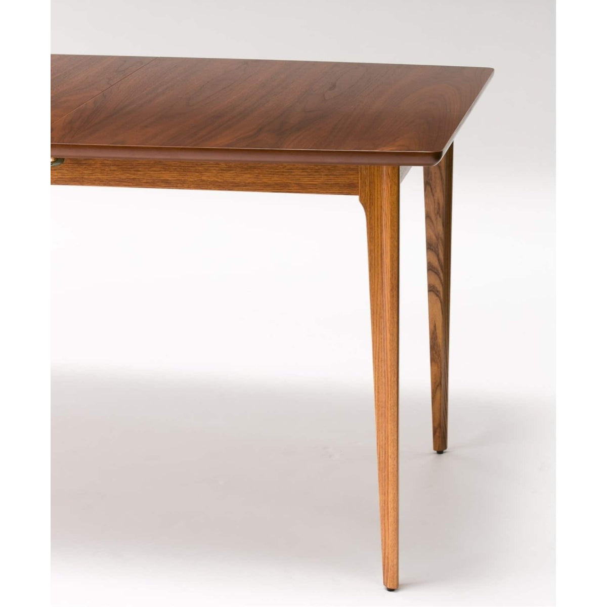 BROOKS DINING TABLE