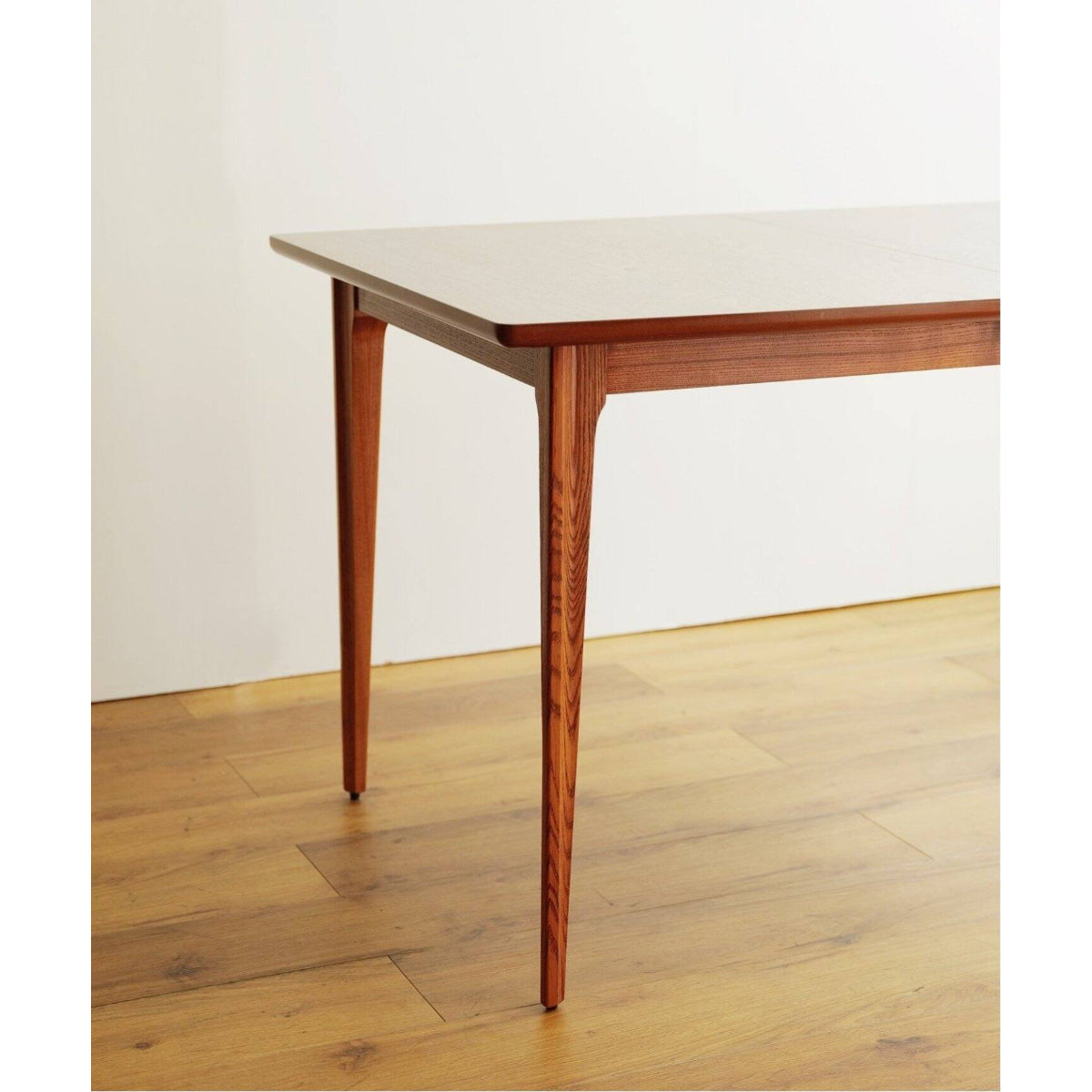BROOKS DINING TABLE
