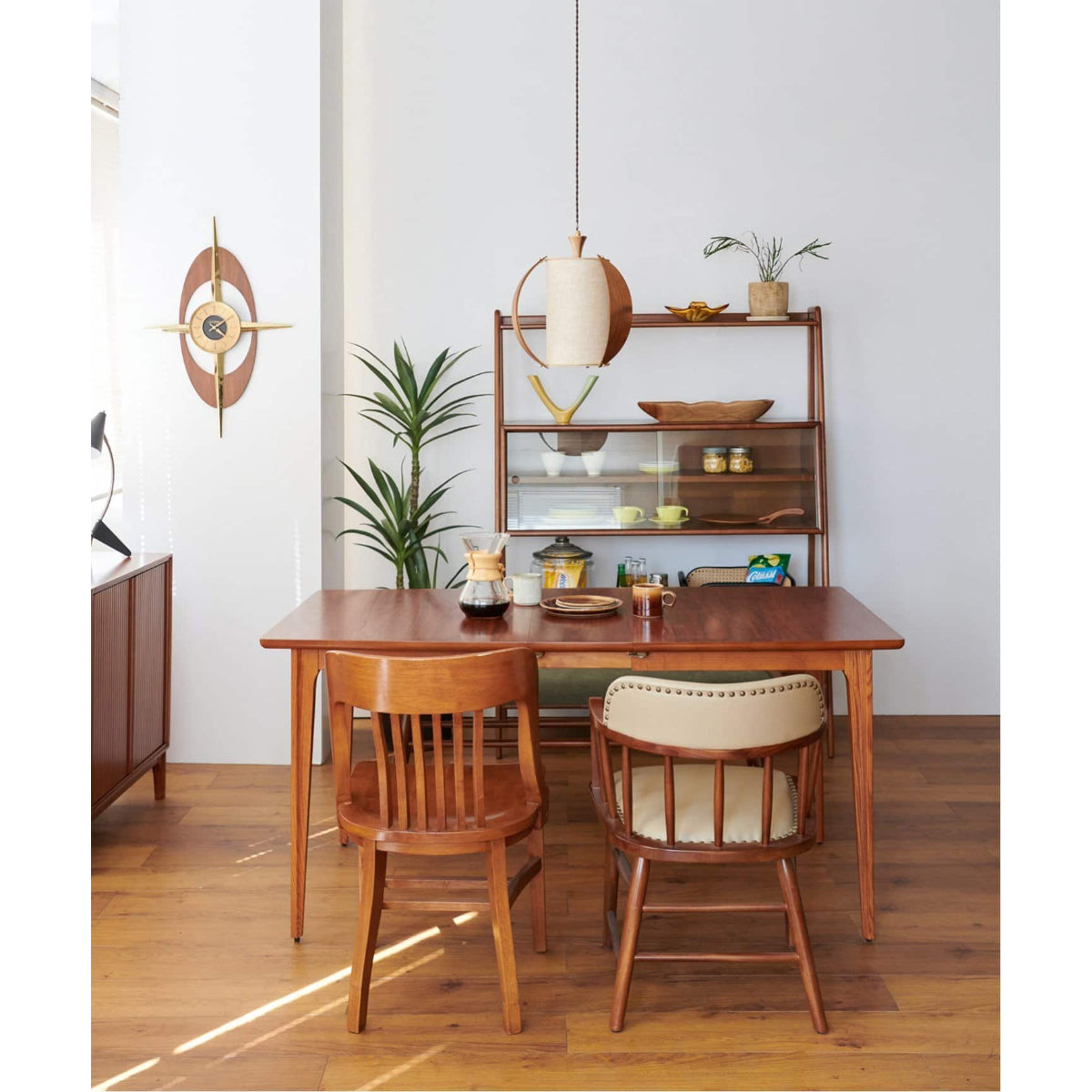 BROOKS DINING TABLE