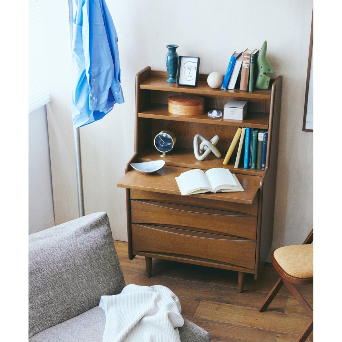 AROS WRITING BUREAU