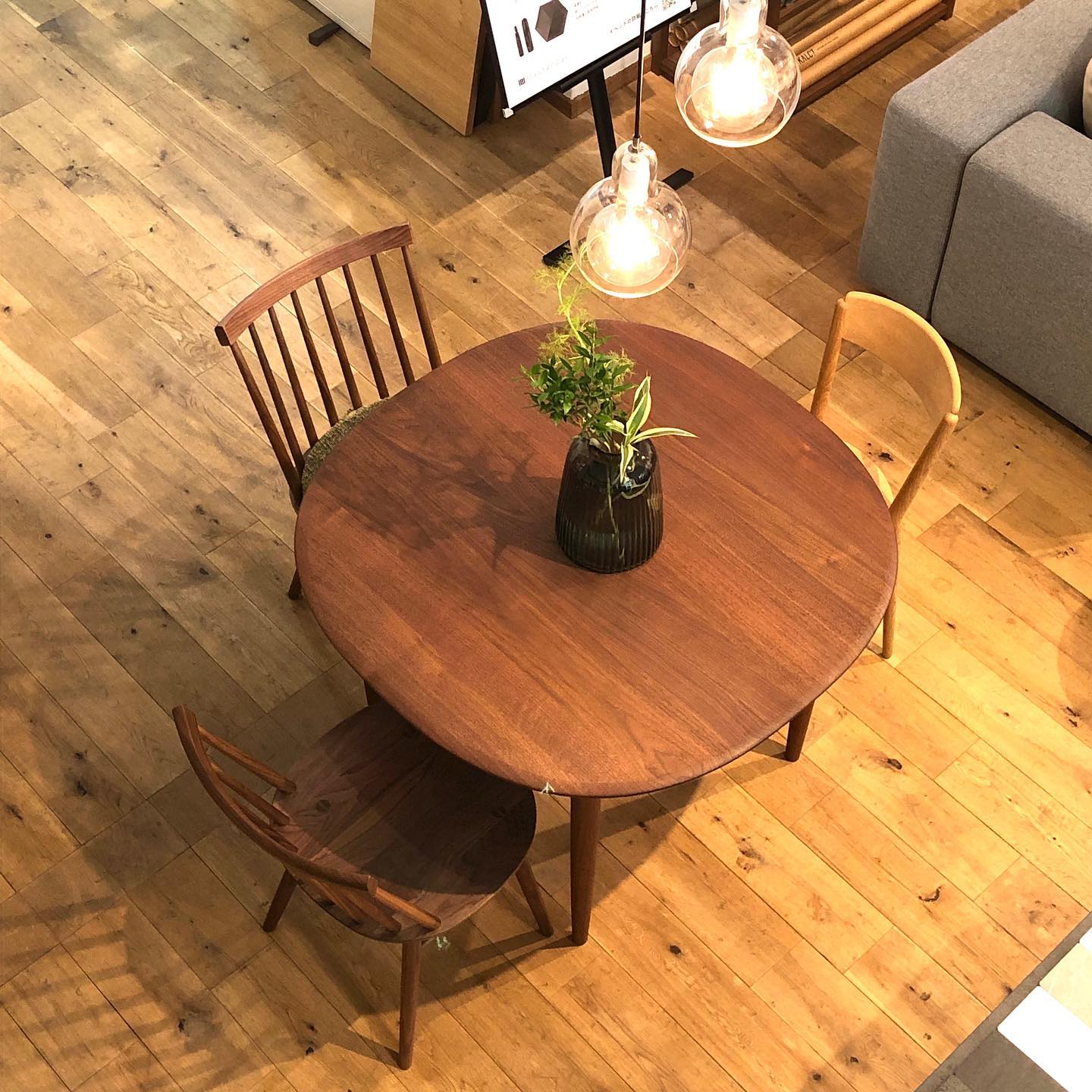 BLUEPRINT N5/2 DINING TABLE (ROUND)