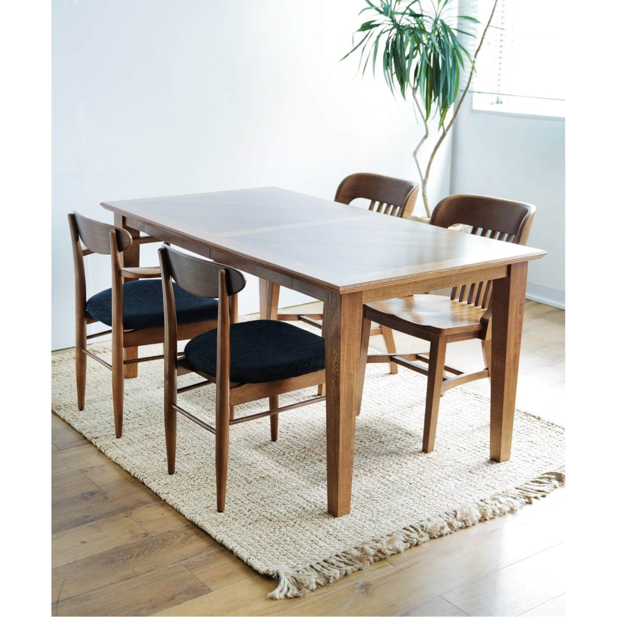 WARNER DINING TABLE ( HERRINGBONE / STANDARD )