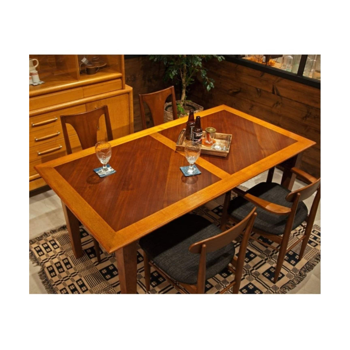 WARNER DINING TABLE ( HERRINGBONE / STANDARD )