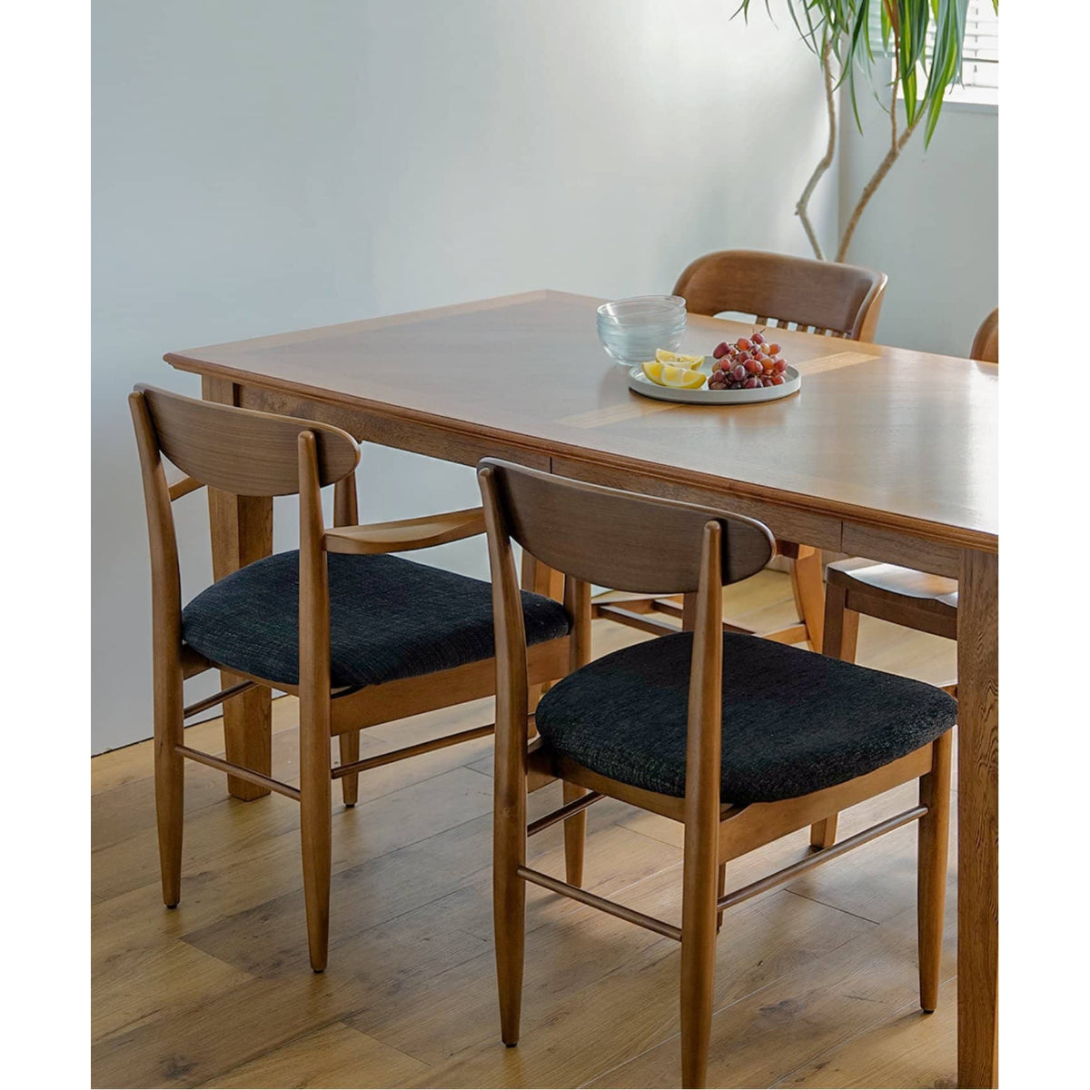 WARNER DINING TABLE ( HERRINGBONE / STANDARD )