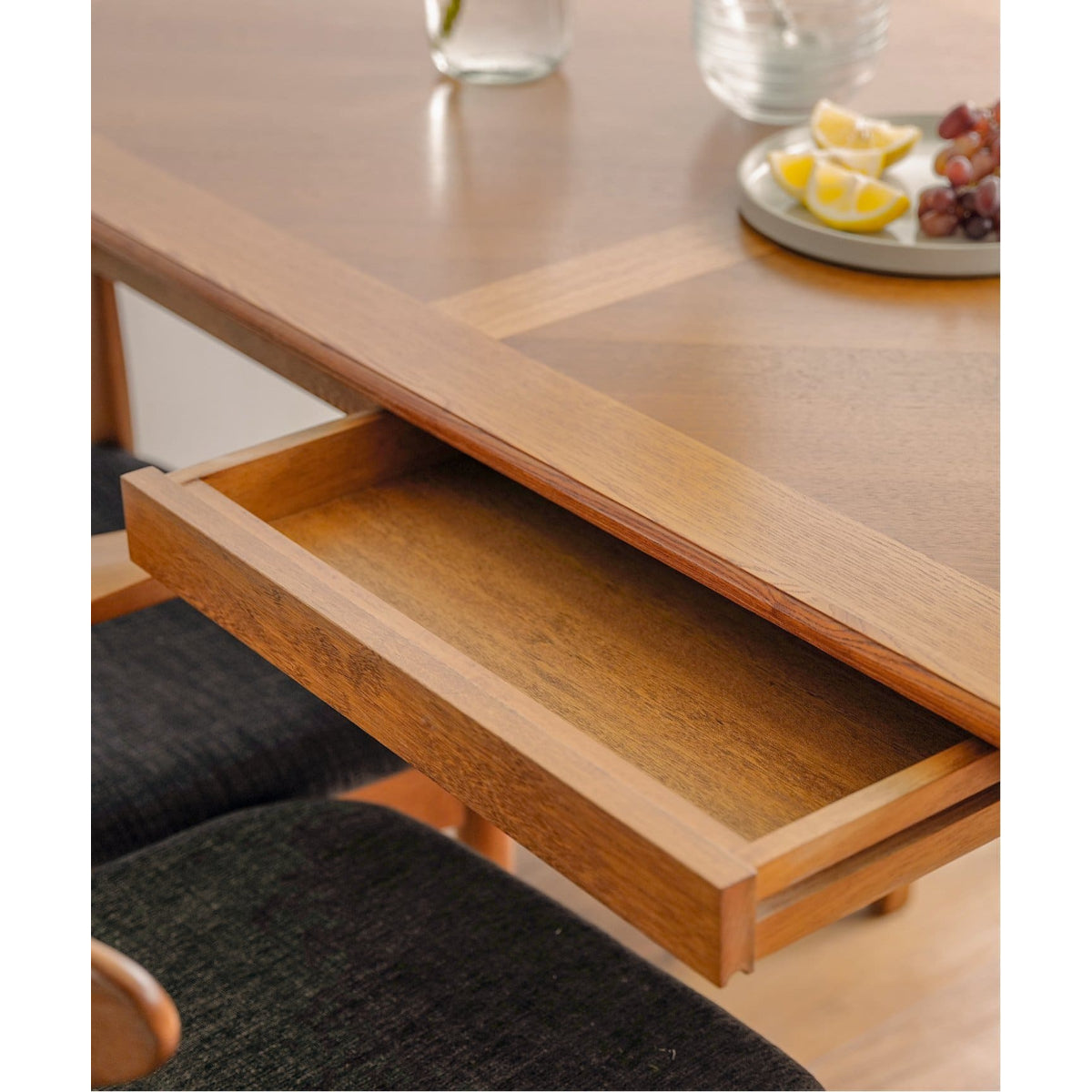 WARNER DINING TABLE ( HERRINGBONE / STANDARD )