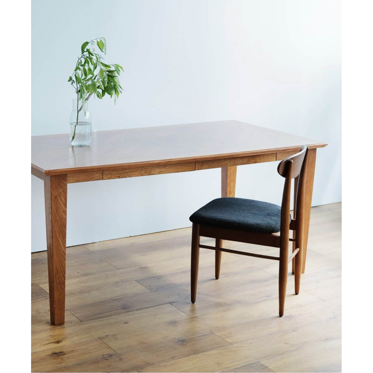 WARNER DINING TABLE ( HERRINGBONE / STANDARD )