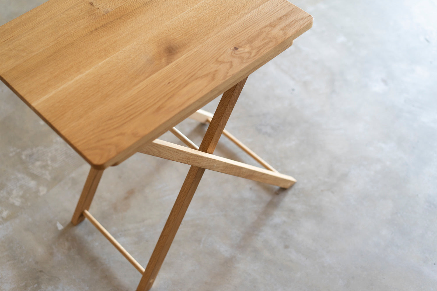 K&amp;K ENGLAND SIDE TABLE