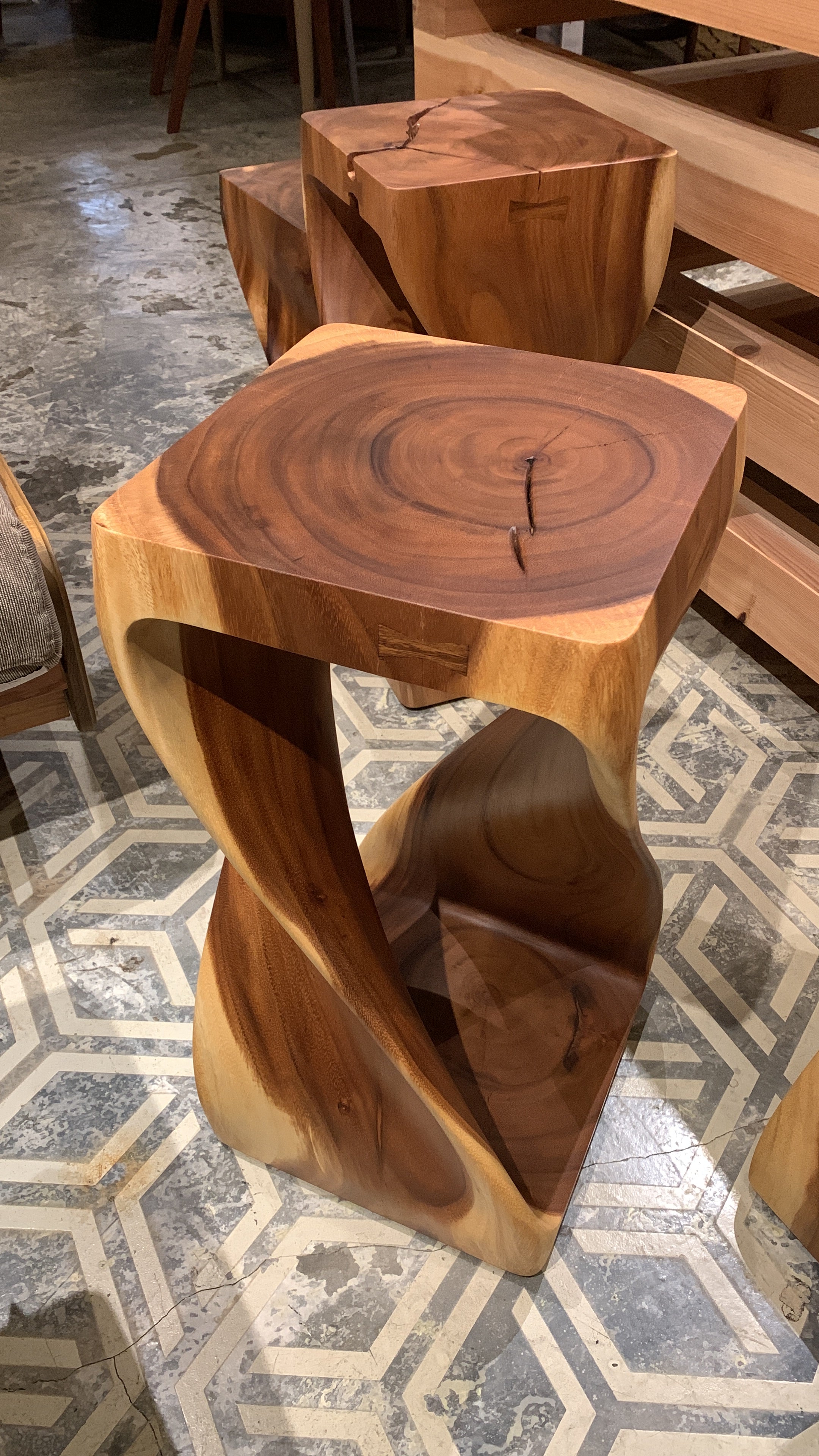 Twist Stool M [K11 -1]