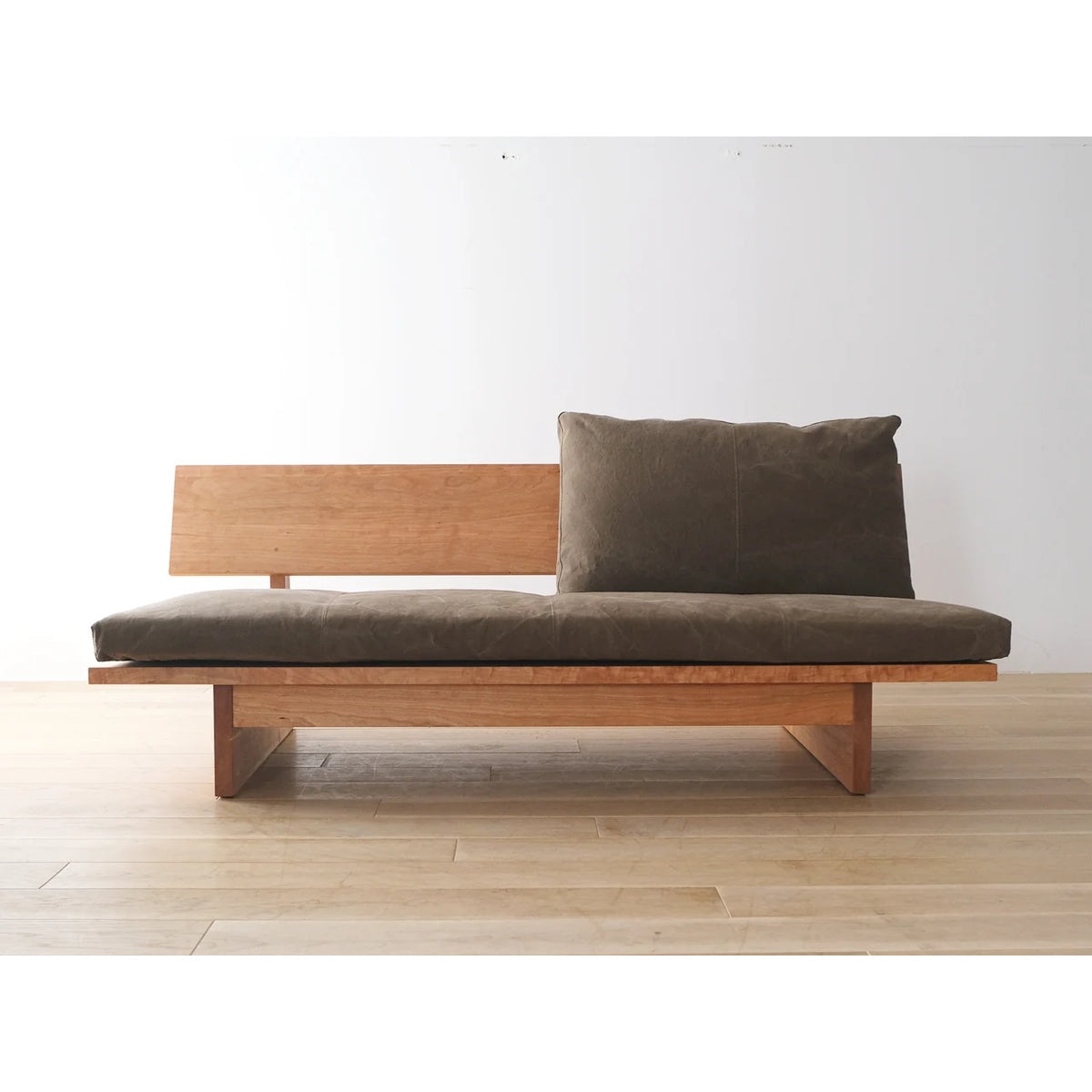 FREX WOOD SOFA W1260