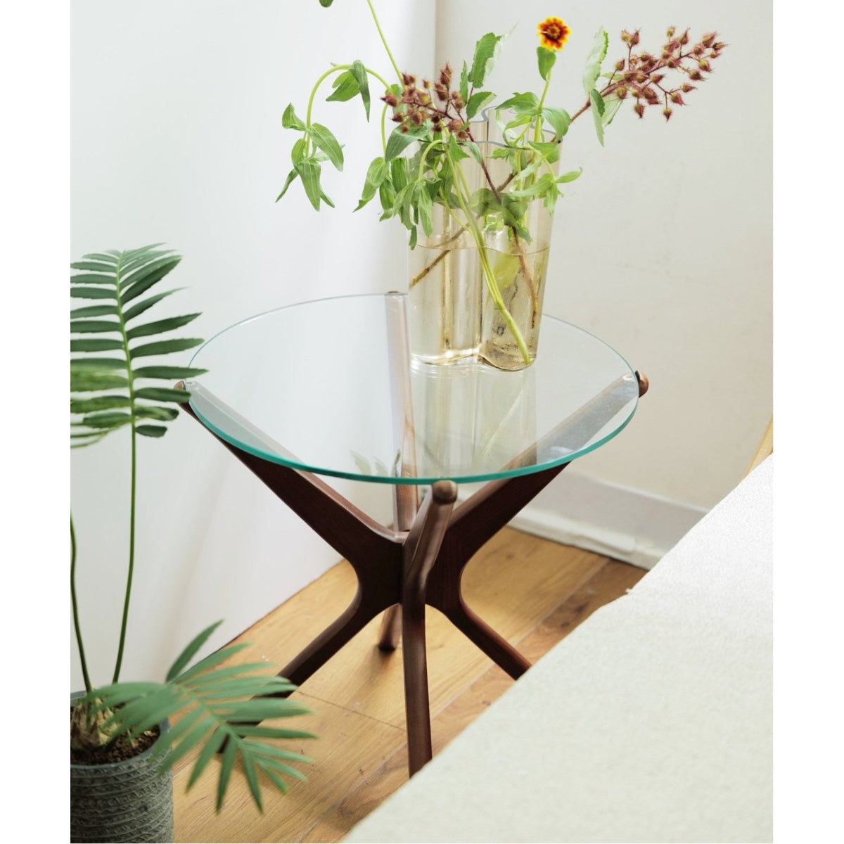 TRESTLES SIDE TABLE