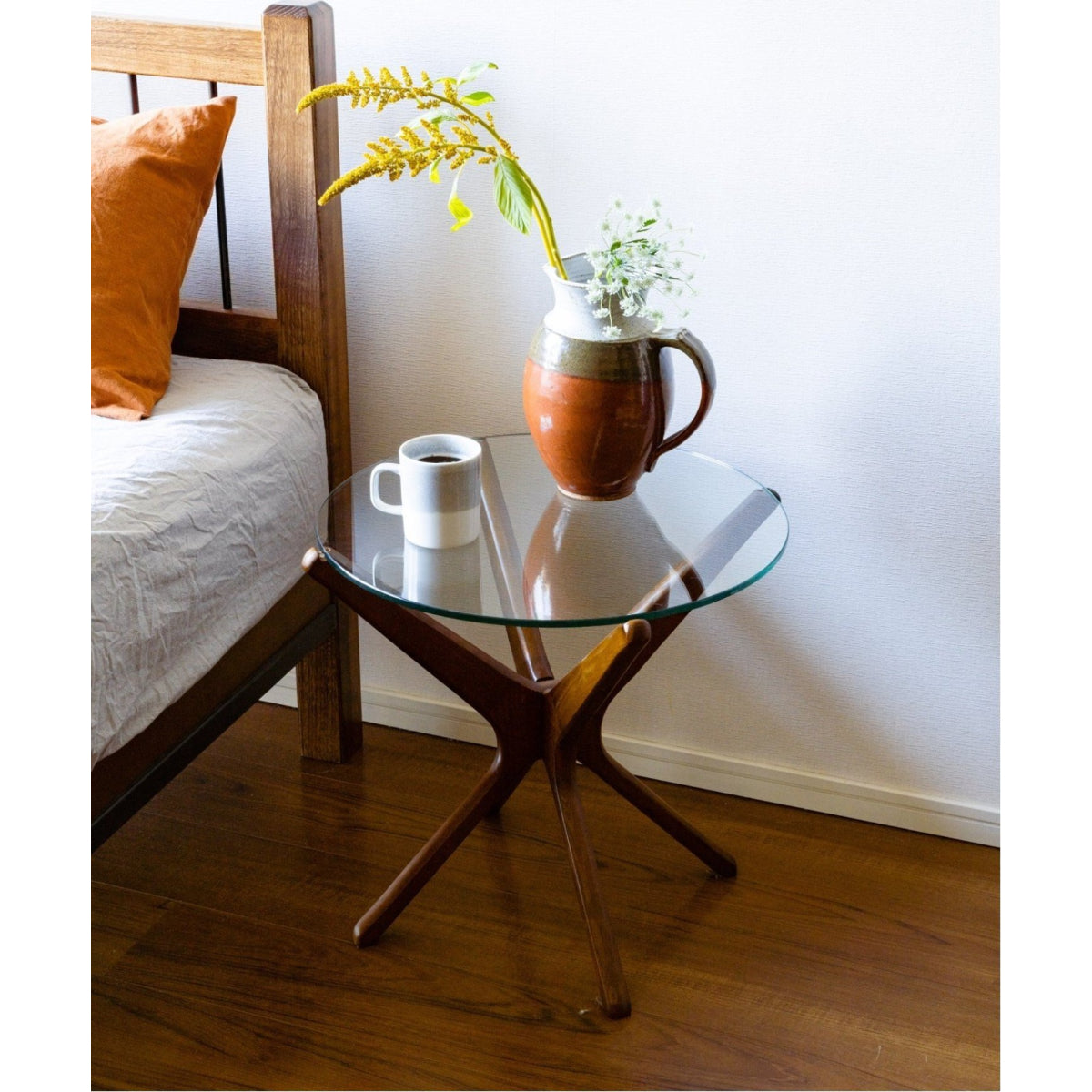 TRESTLES SIDE TABLE