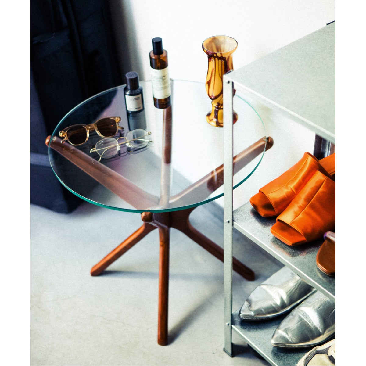 TRESTLES SIDE TABLE