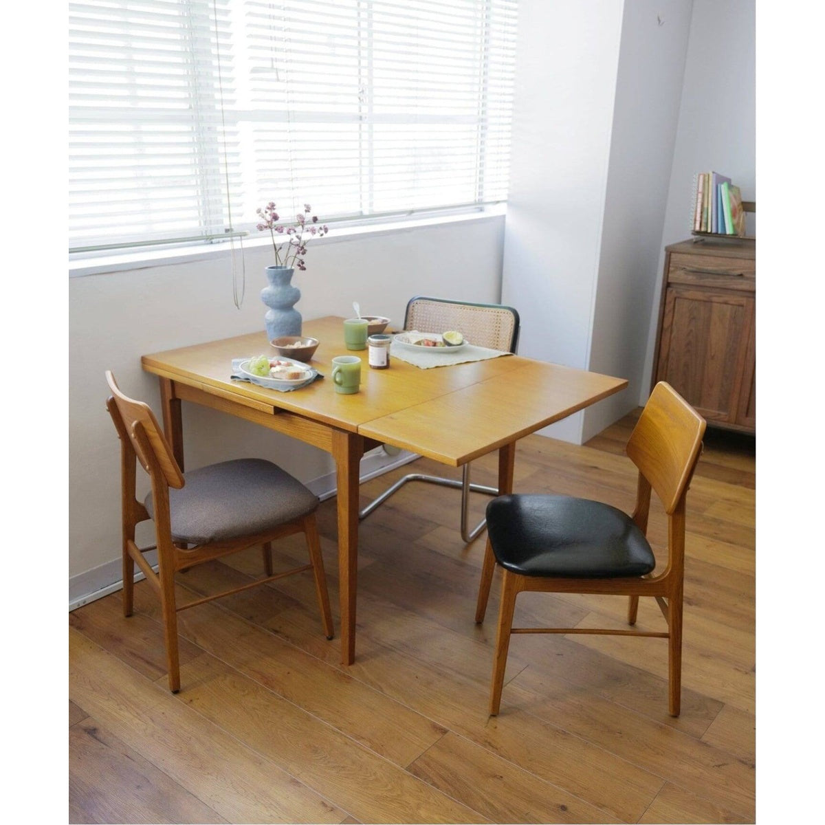 HABITAT DINING TABLE