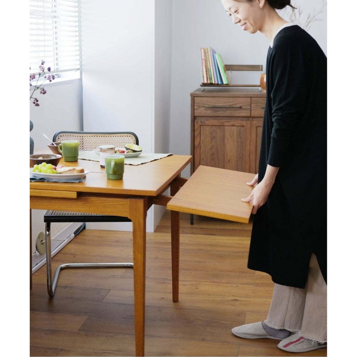HABITAT DINING TABLE