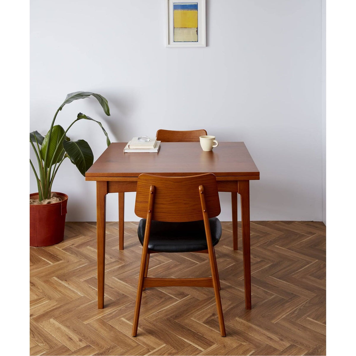 HABITAT DINING TABLE