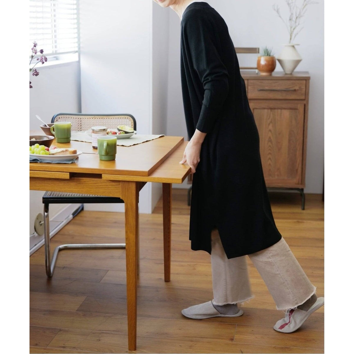 HABITAT DINING TABLE