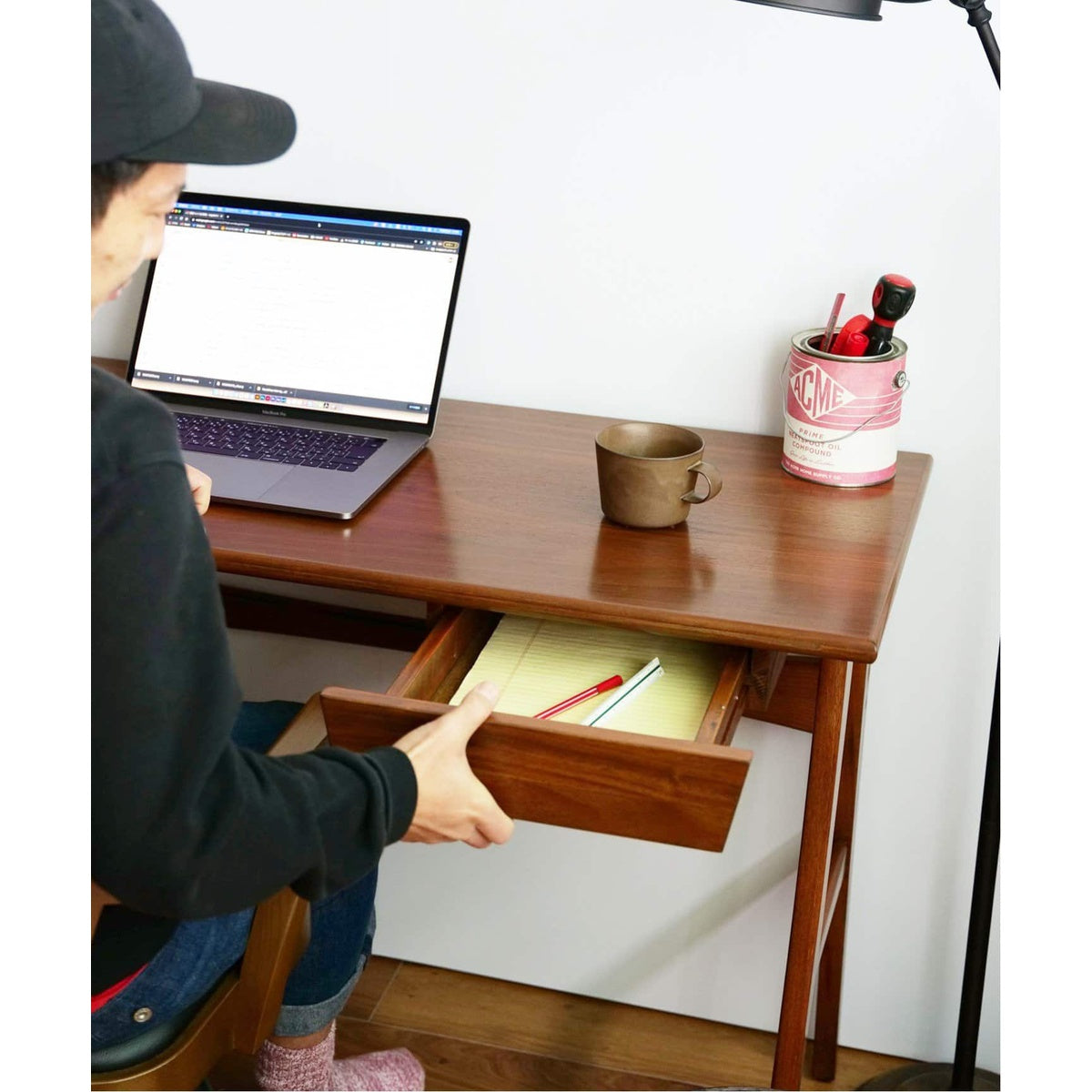 DELMAR DESK