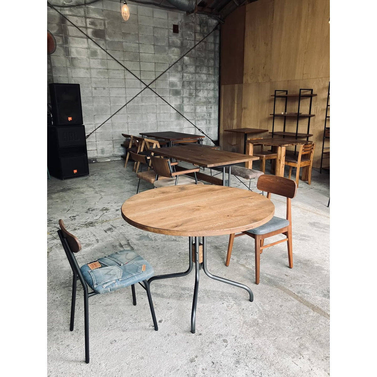 EXCLUSIVE FULL HOUSE TABLE