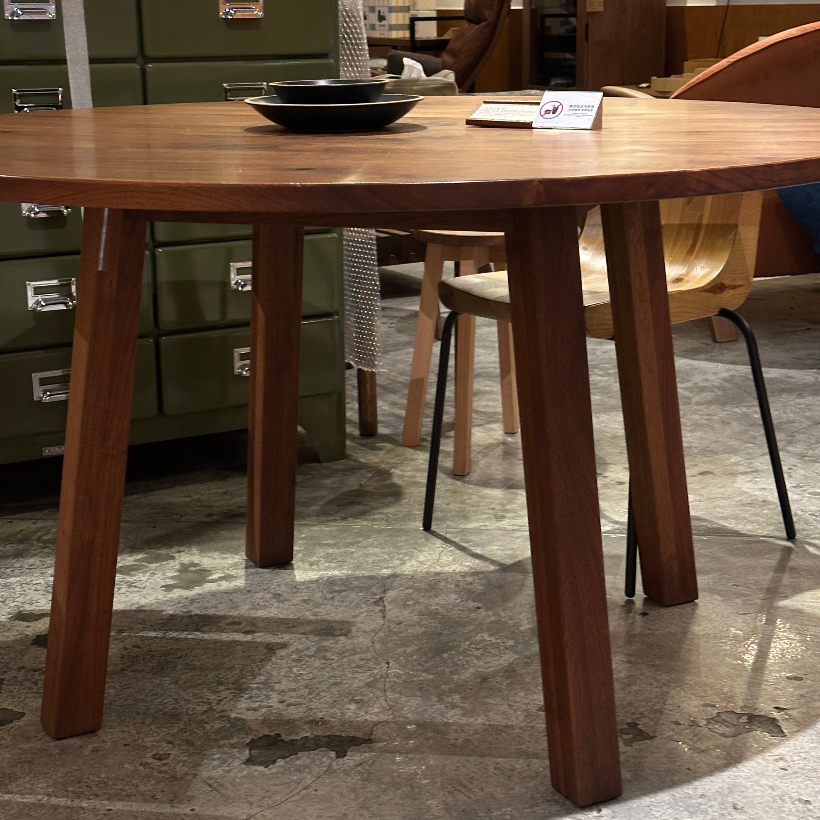 Clearance Sale - CORNICE CIRCLE DINING TABLE / ø126 (K11 DISPLAY)
