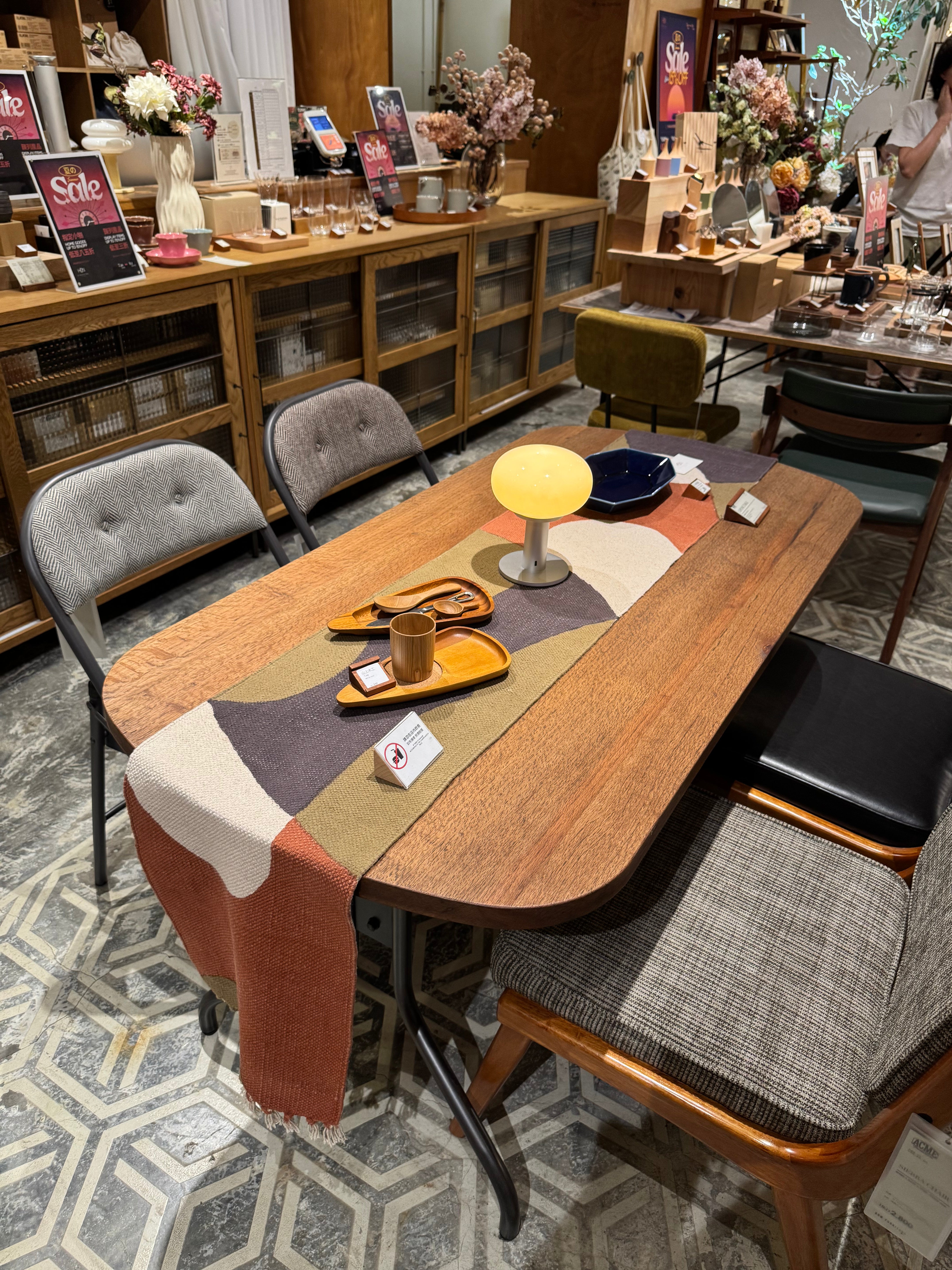 Clearance Sale - ROUGH &amp; TOUGH - CAPONE TABLE W140