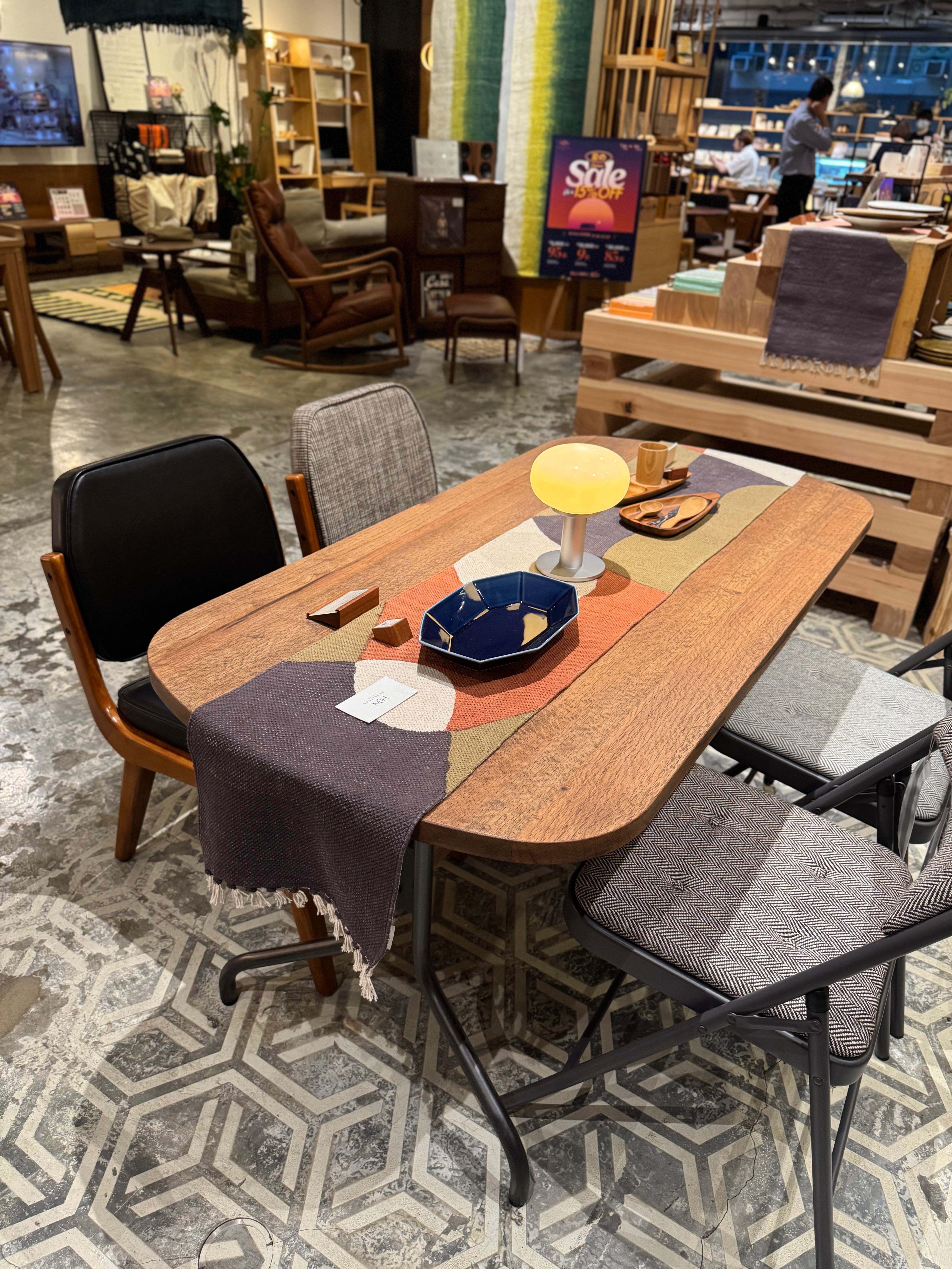 Clearance Sale - ROUGH &amp; TOUGH - CAPONE TABLE W140