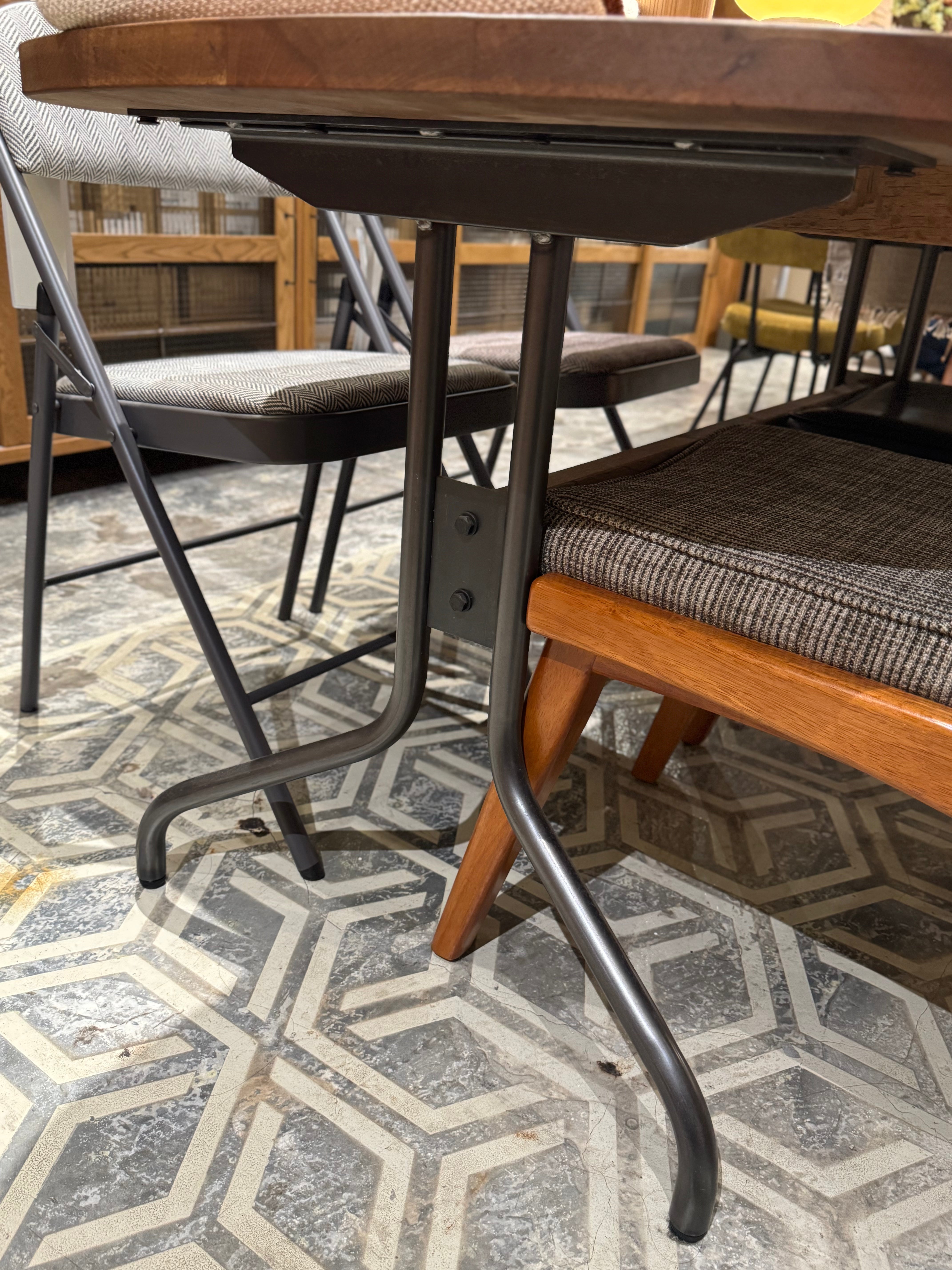 Clearance Sale - ROUGH &amp; TOUGH - CAPONE TABLE W140