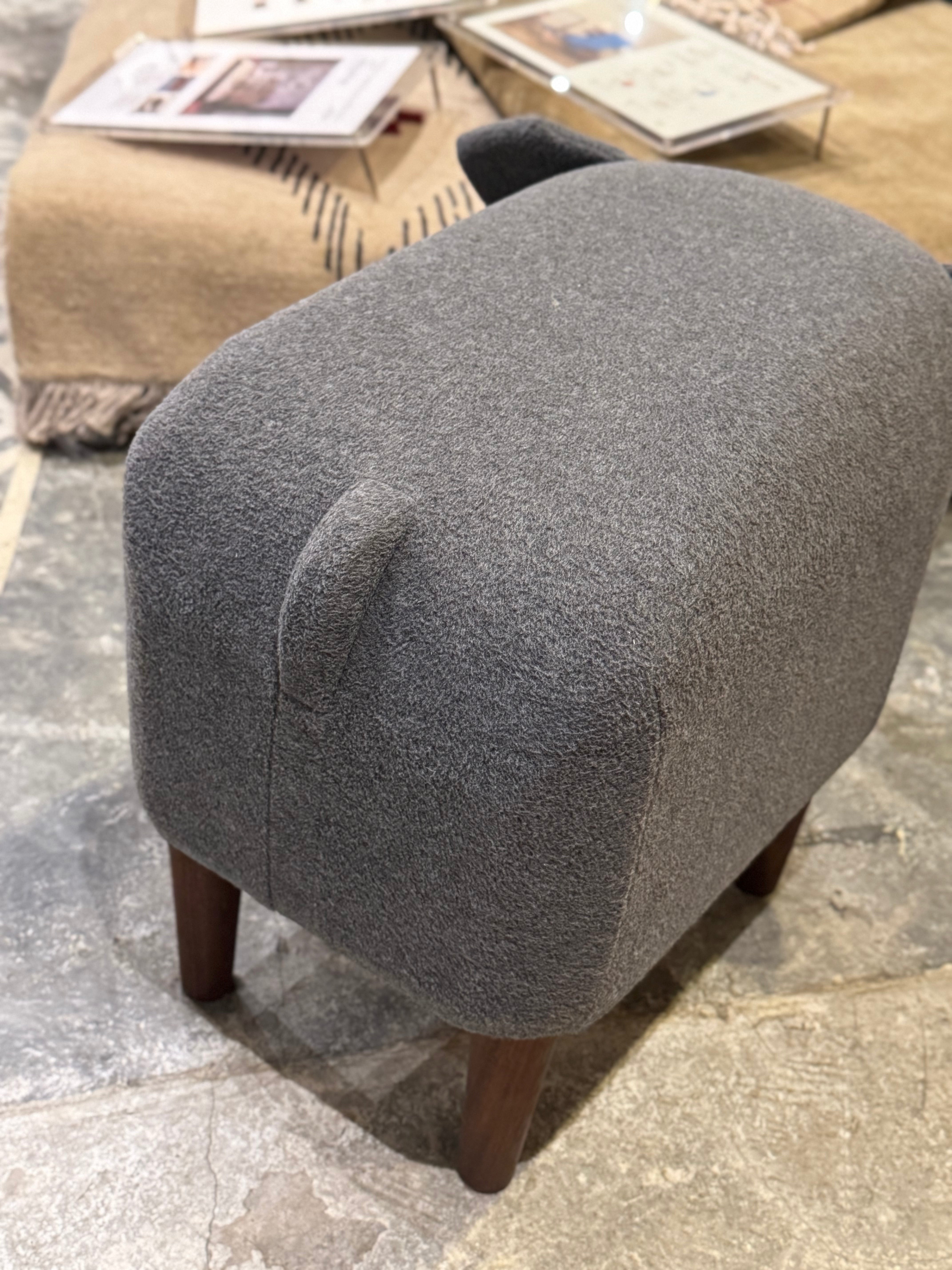Clearance Sale - Switch -  Frien'zoo stool (象)