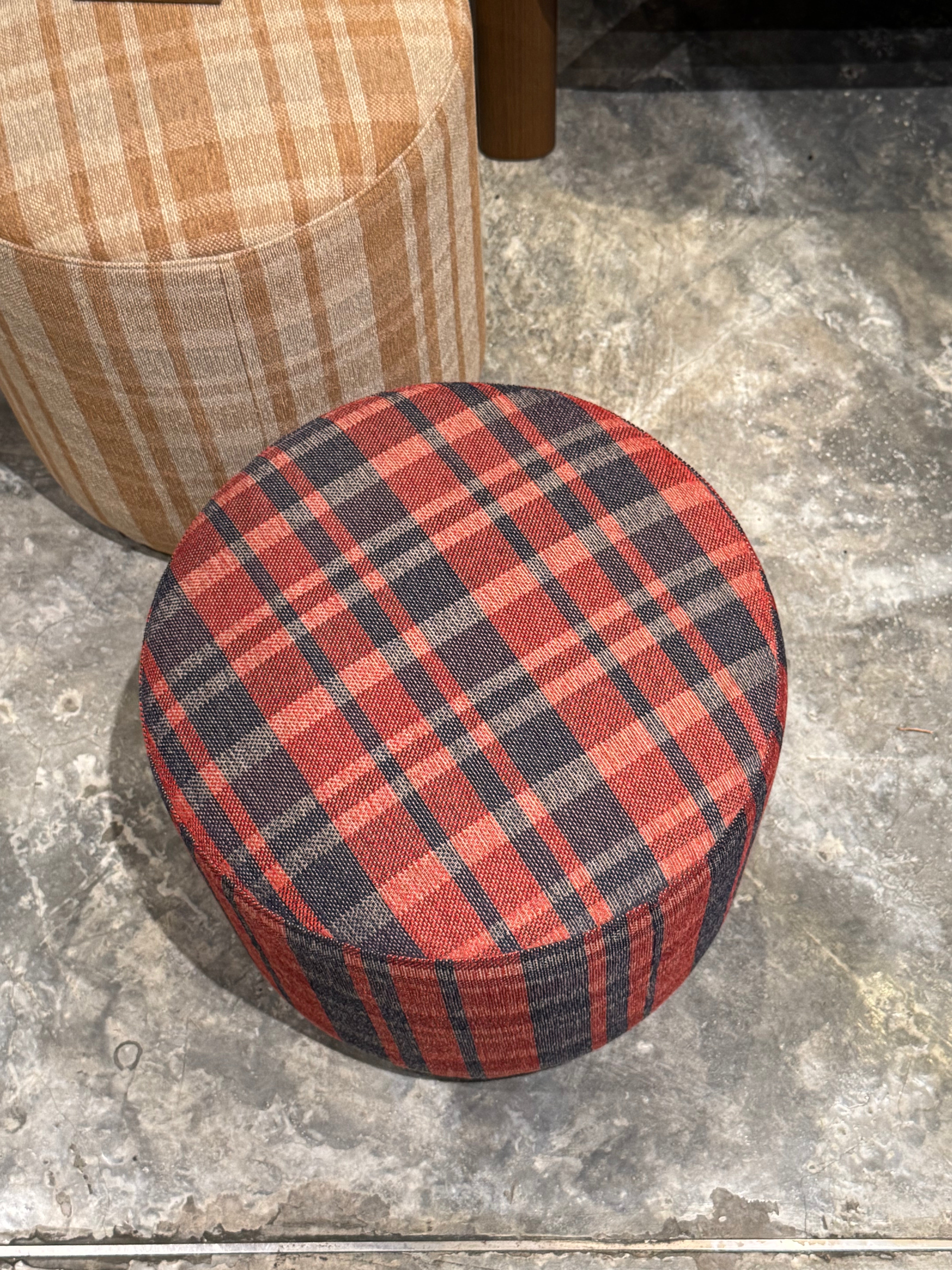 Clearance Sale - COLUMN STOOL S / M