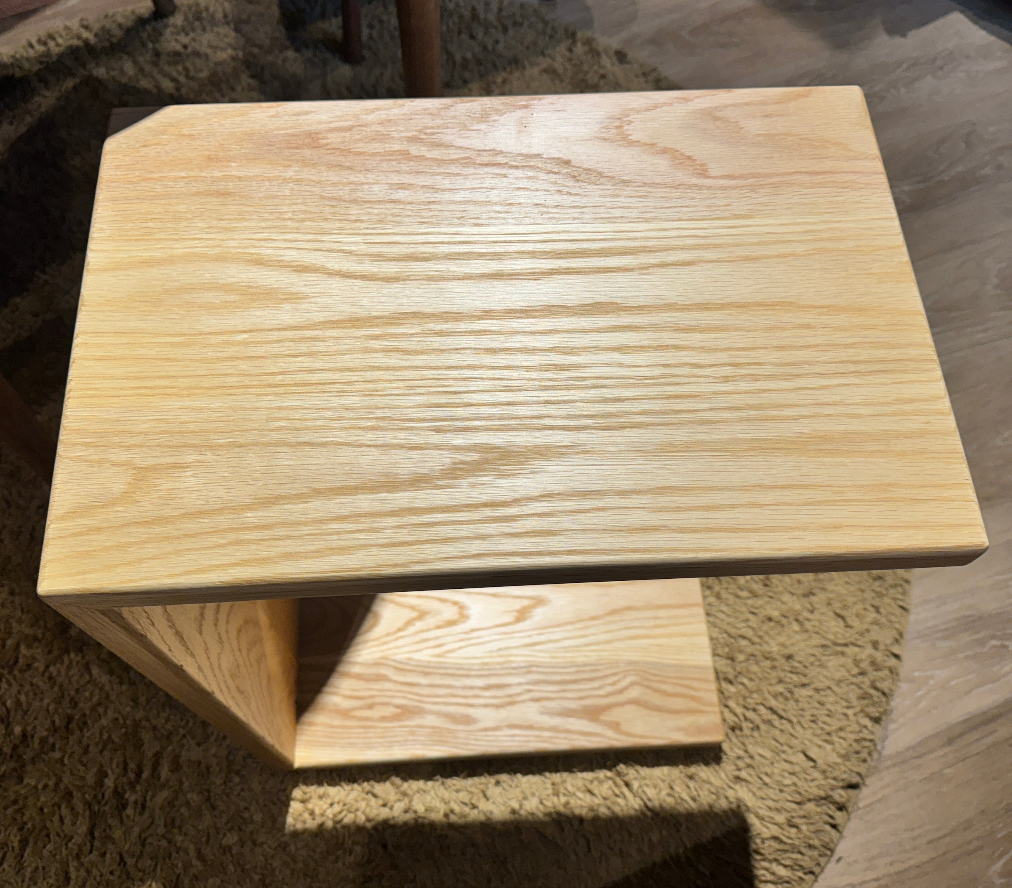 C WAGON SIDE TABLE (WALNUT  / OAK )