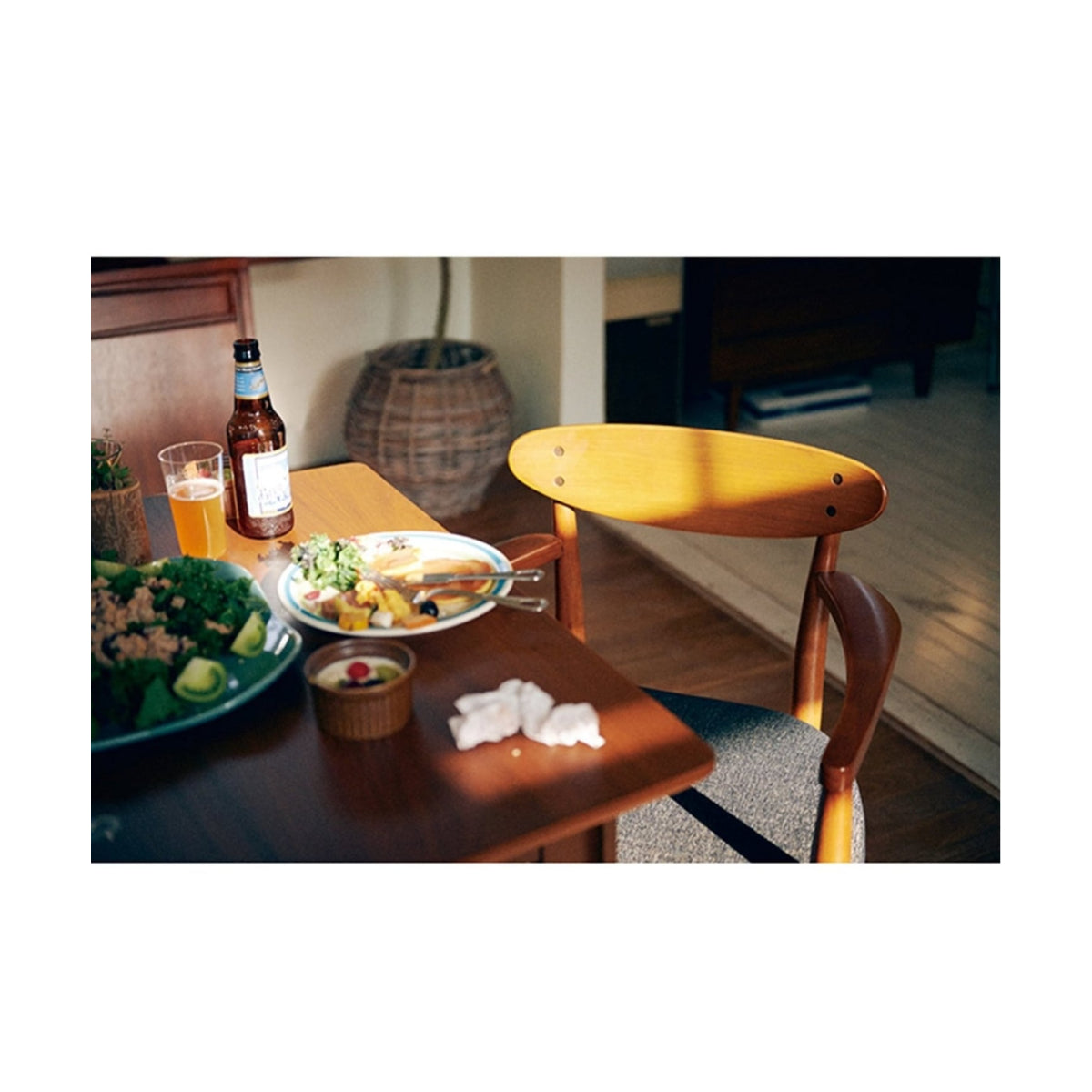 TRESTLES ARM CHAIR