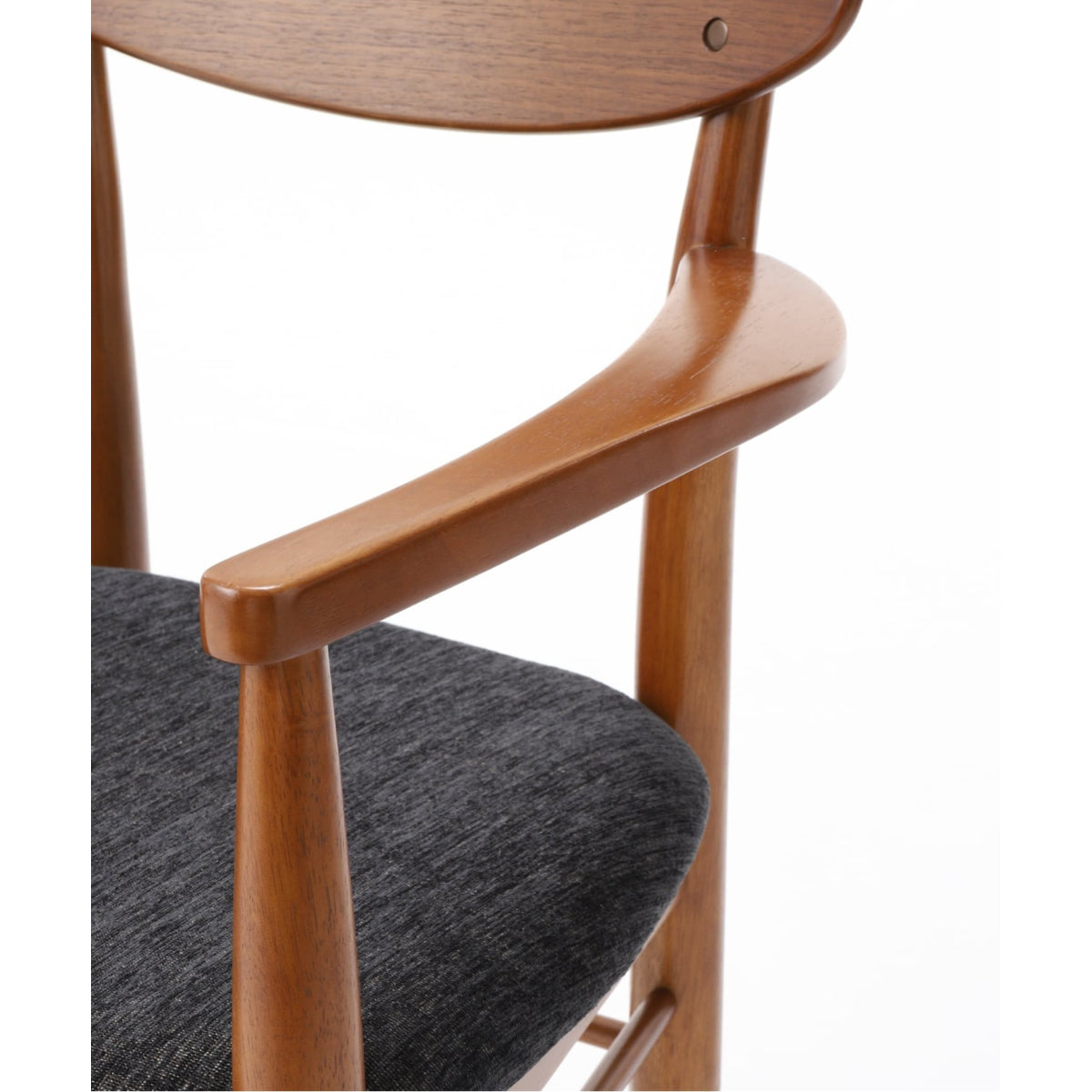 TRESTLES ARM CHAIR