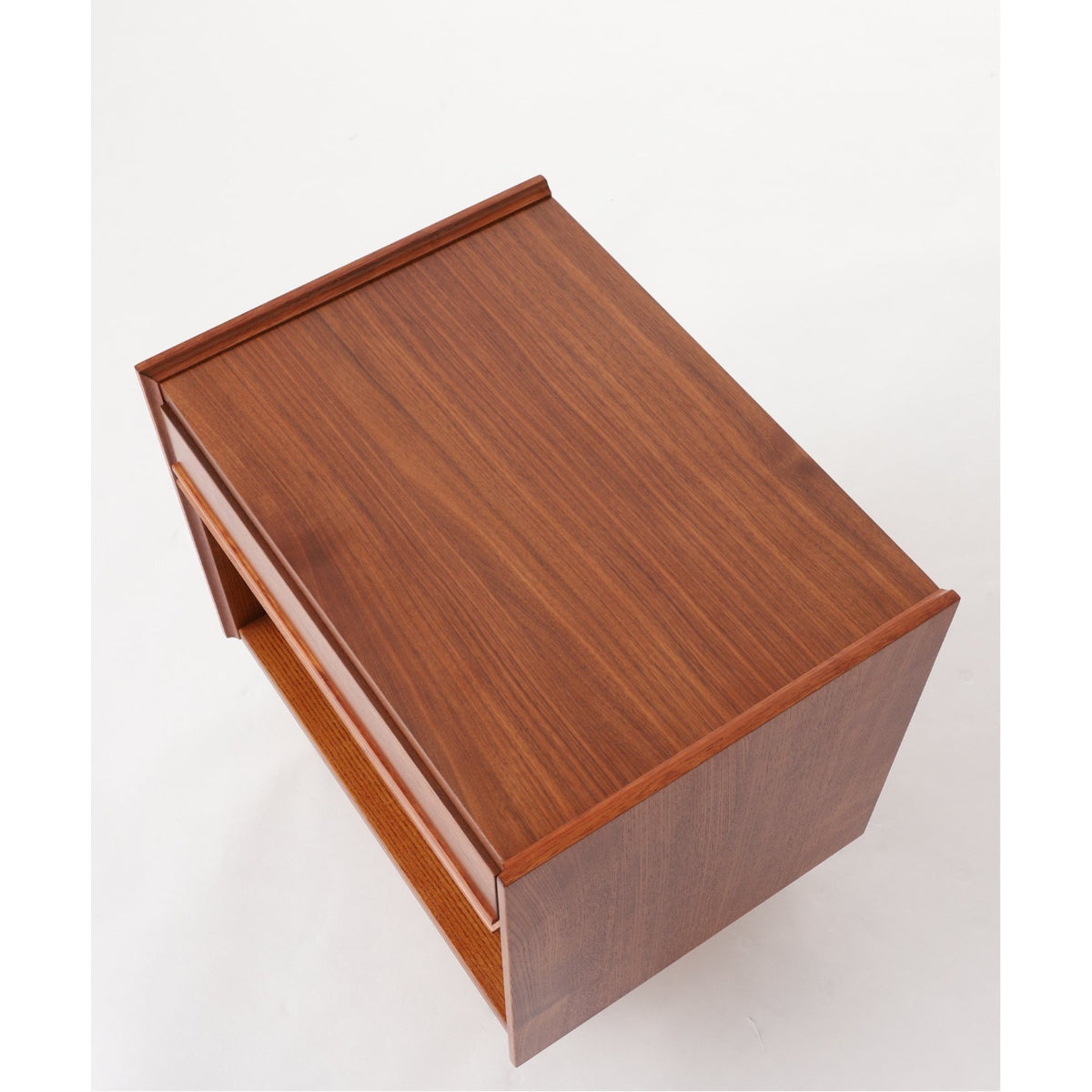 TRESTLES NIGHT STAND