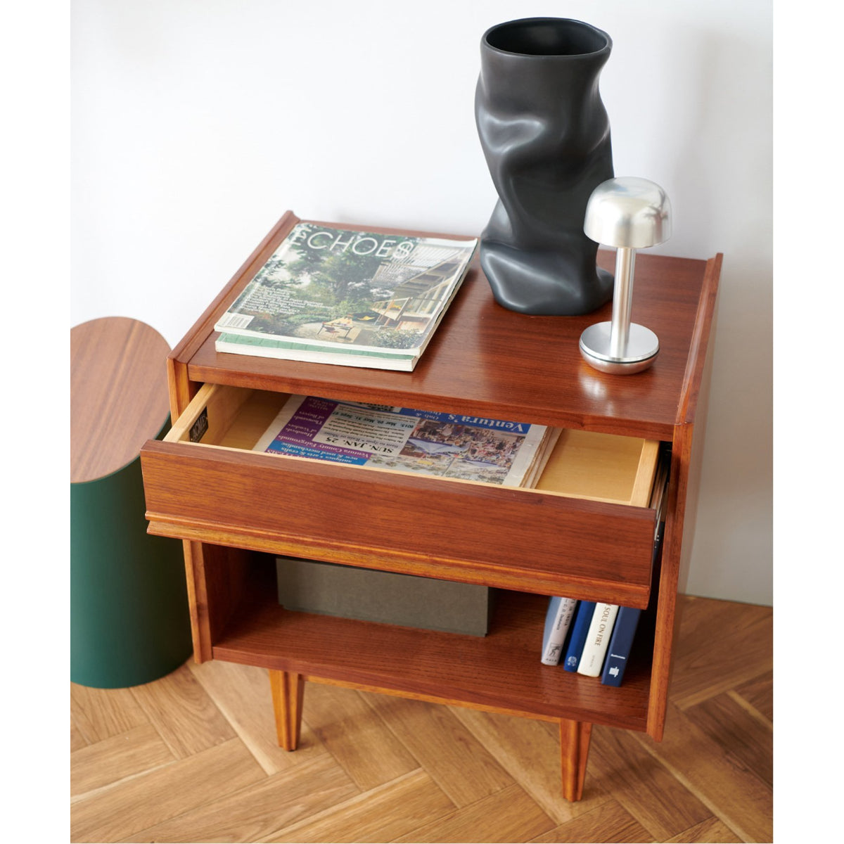 TRESTLES NIGHT STAND