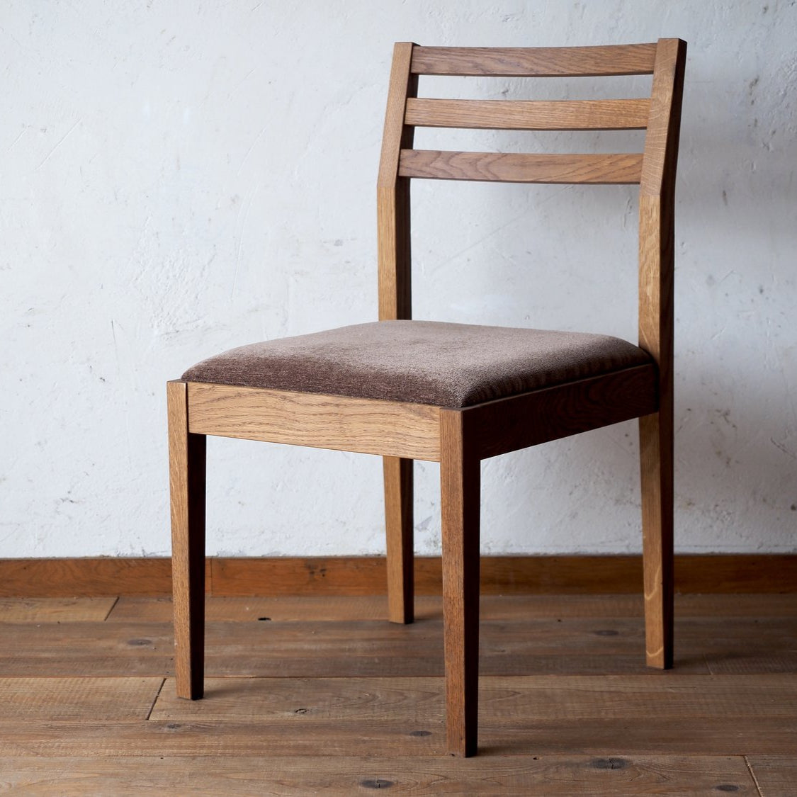 SQUARE CHAIR