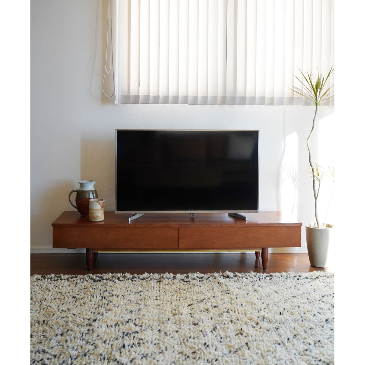TRESTLES TV BOARD LOW