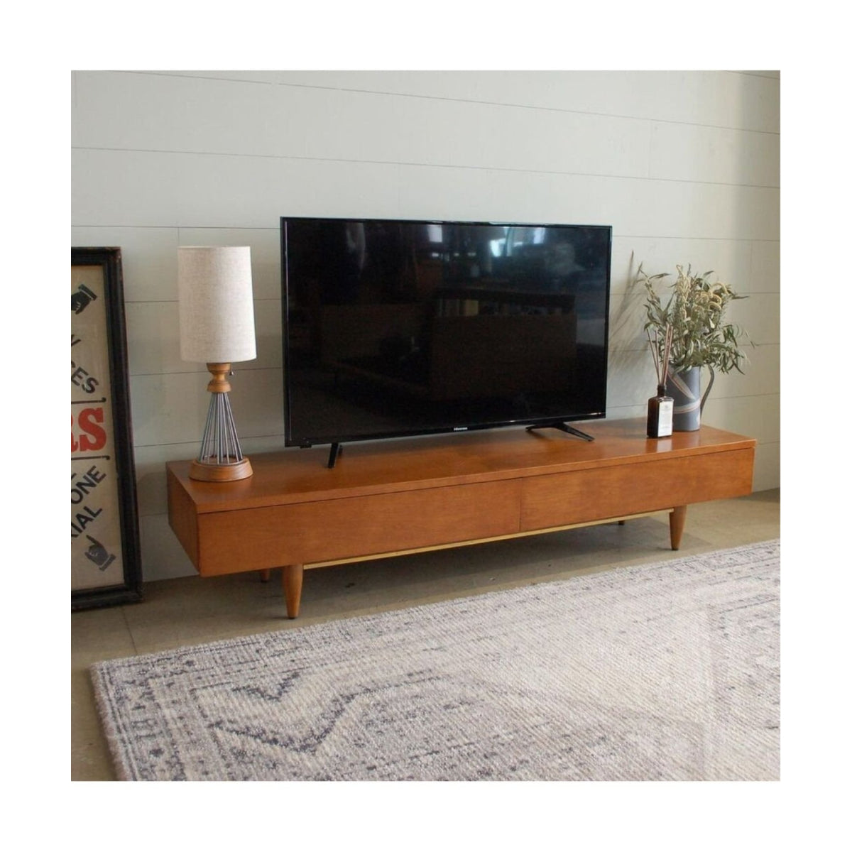 TRESTLES TV BOARD LOW