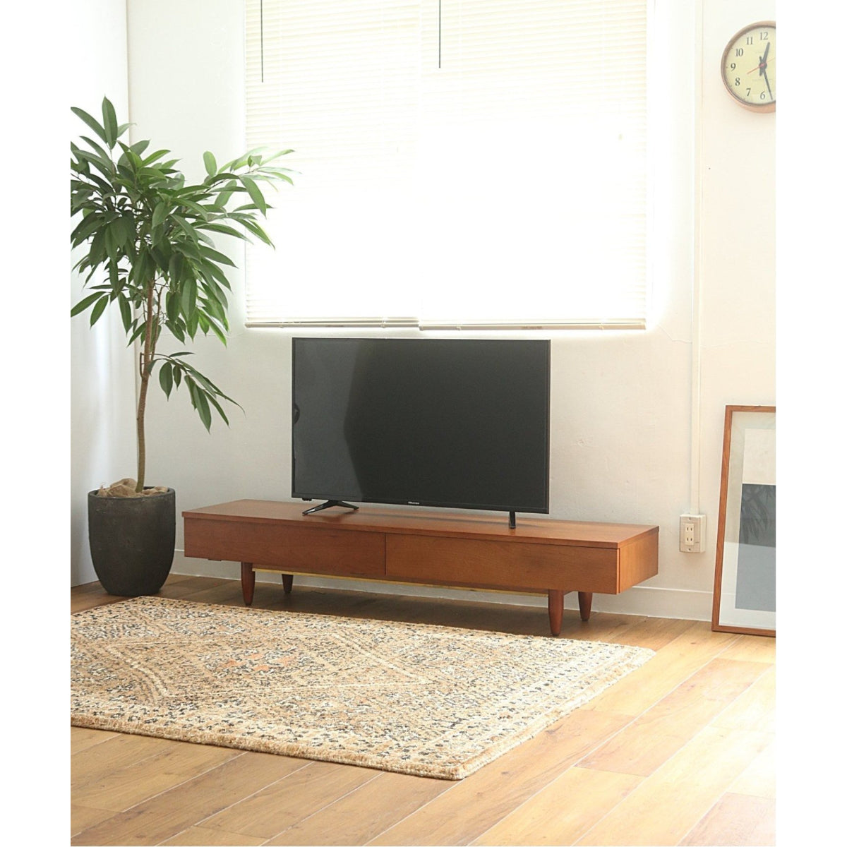 TRESTLES TV BOARD LOW