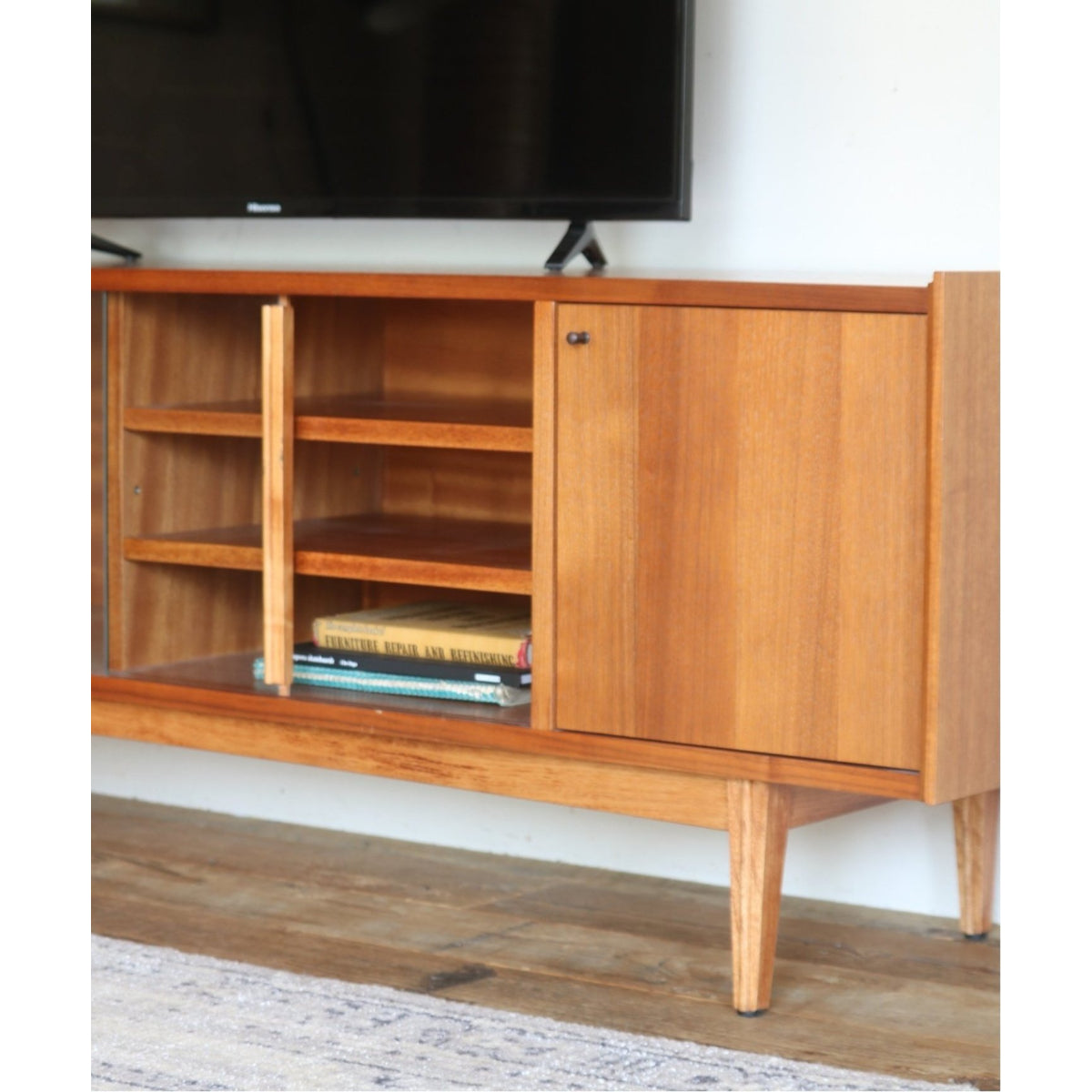 TRESTLES TV BOARD W1800