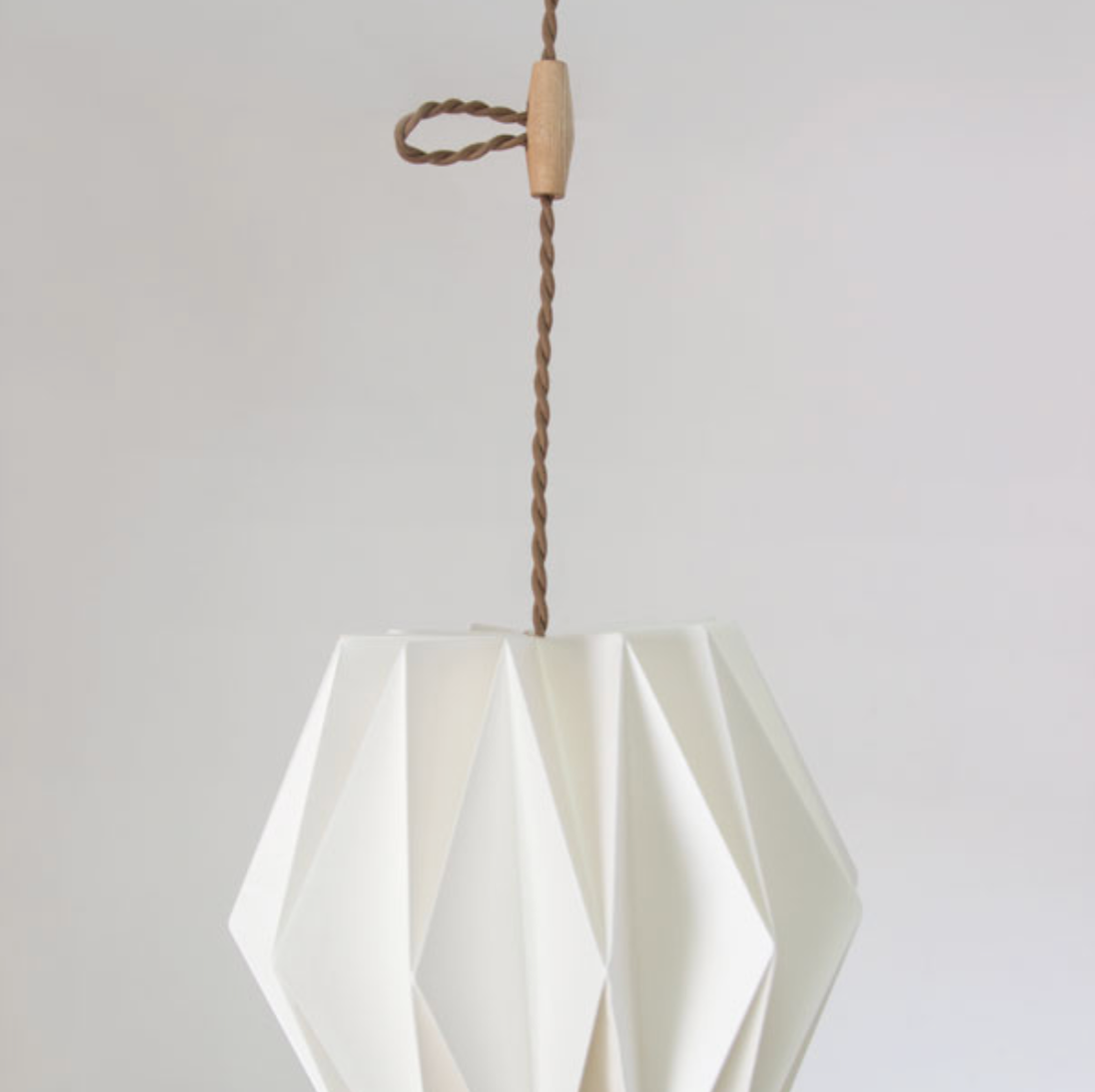 AXCIS,INC. | Adjuster(Light Brown Wood-Ash)