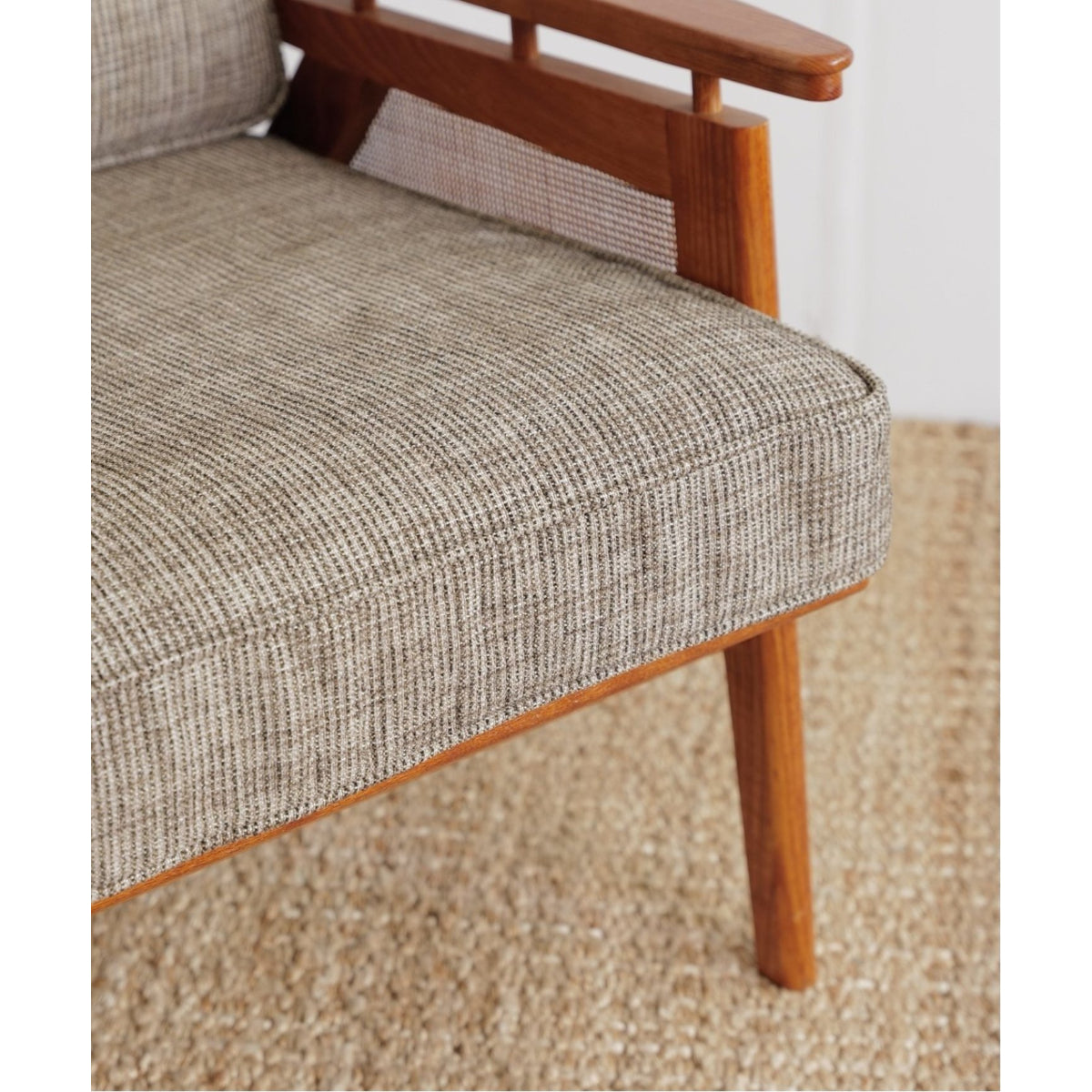 WICKER LOUNGE CHAIR