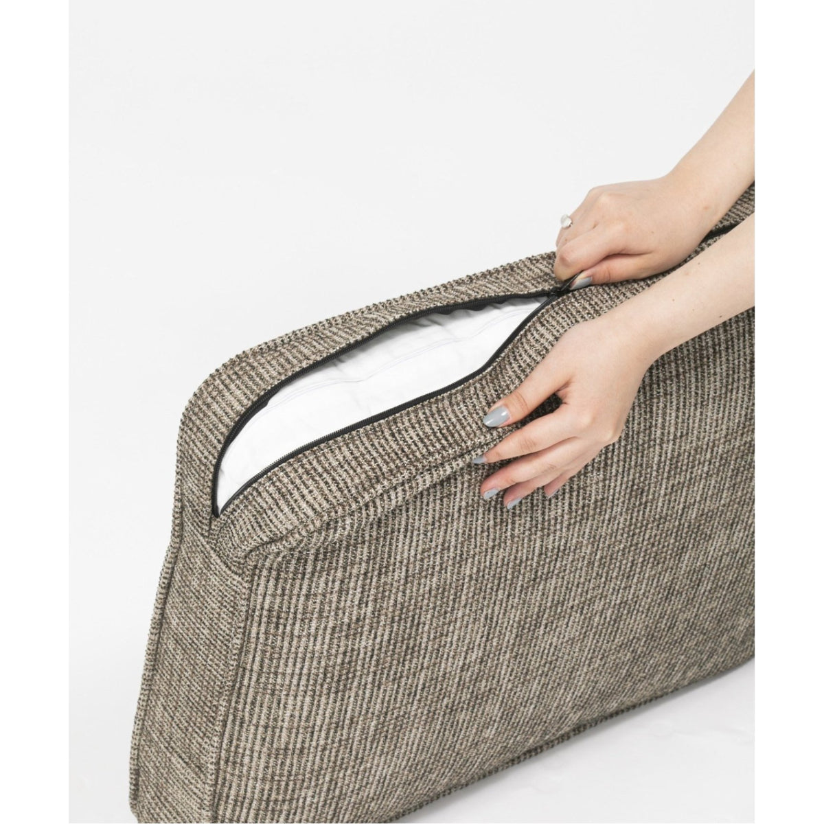 WICKER LOUNGE CHAIR