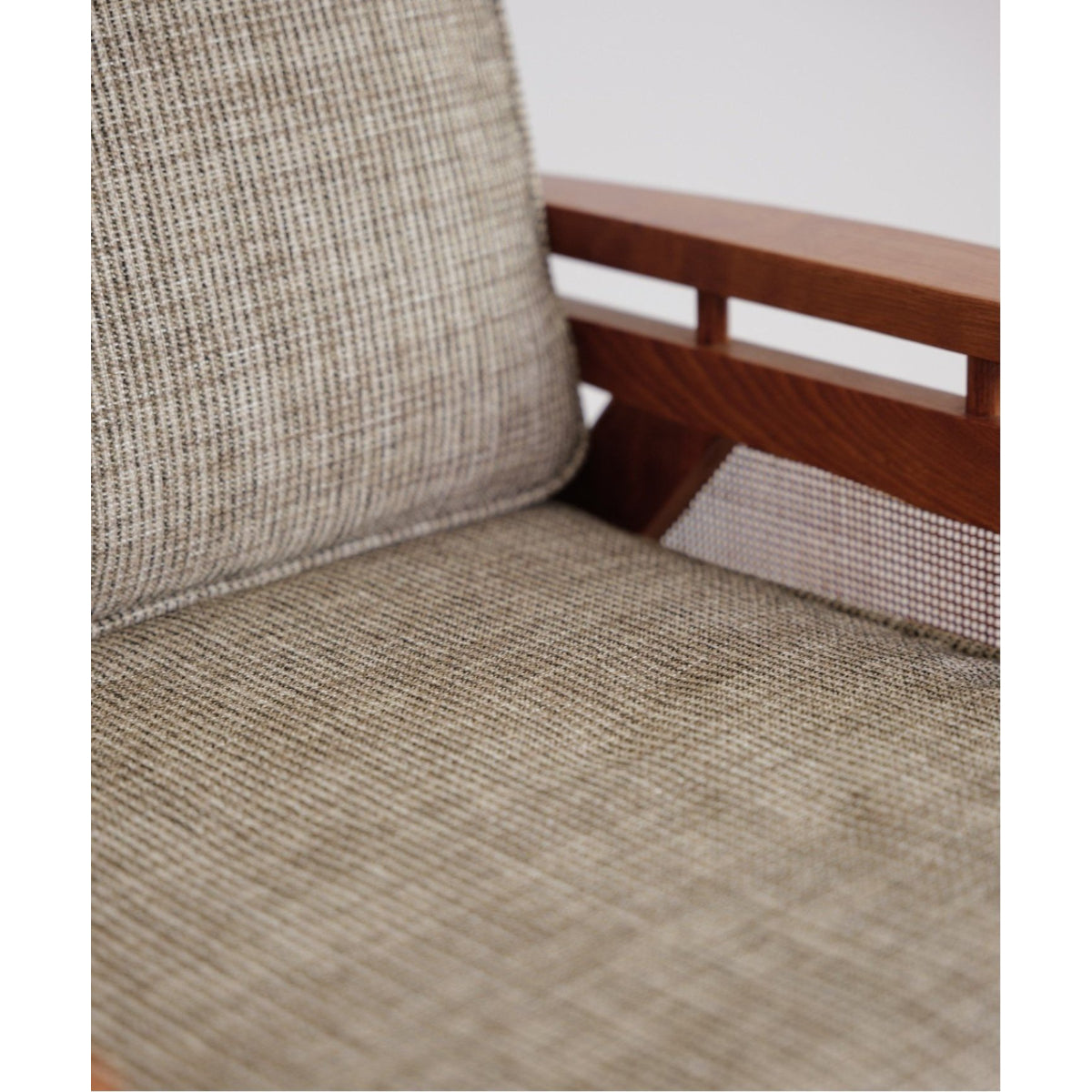 WICKER LOUNGE CHAIR