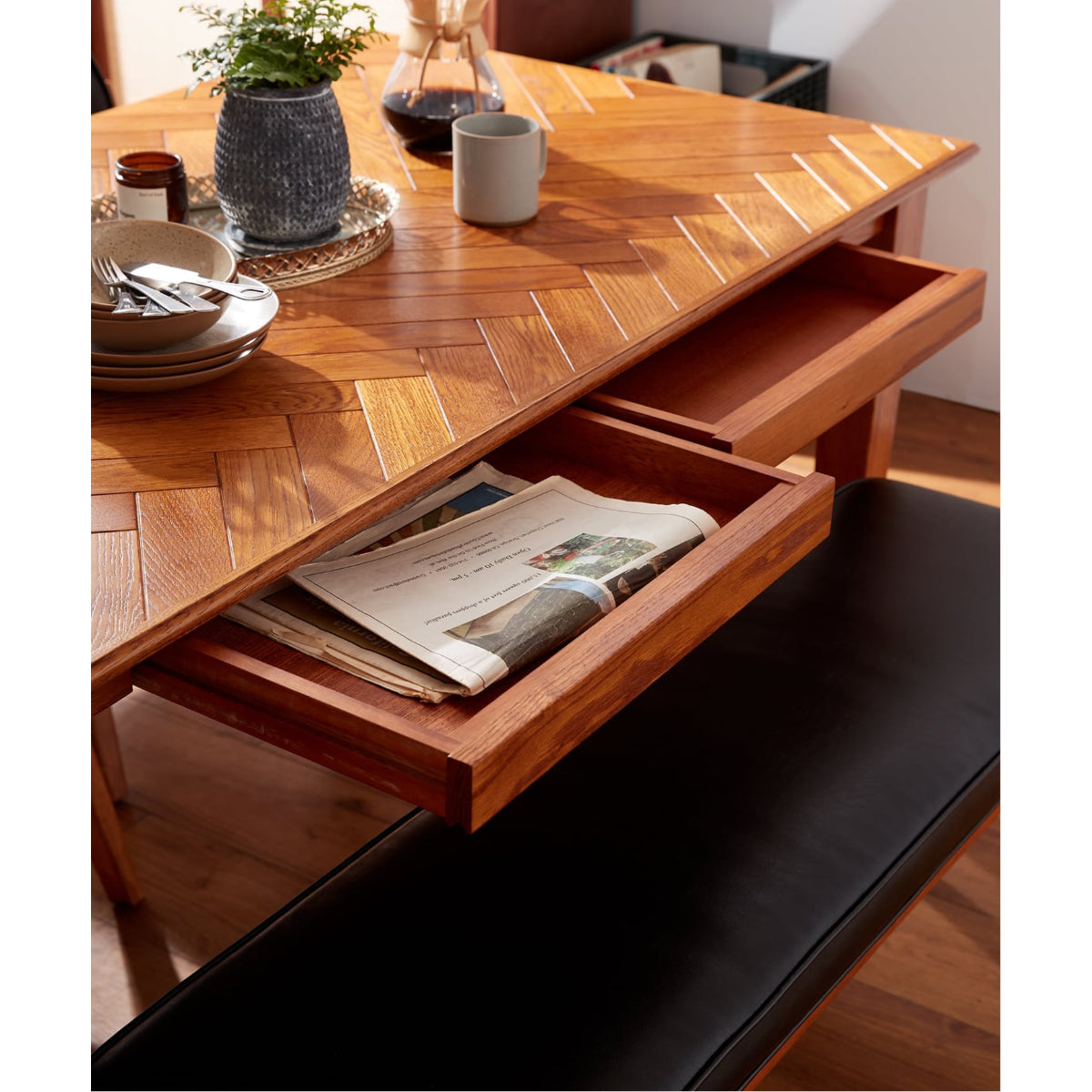 WARNER DINING TABLE ( HERRINGBONE / STANDARD )