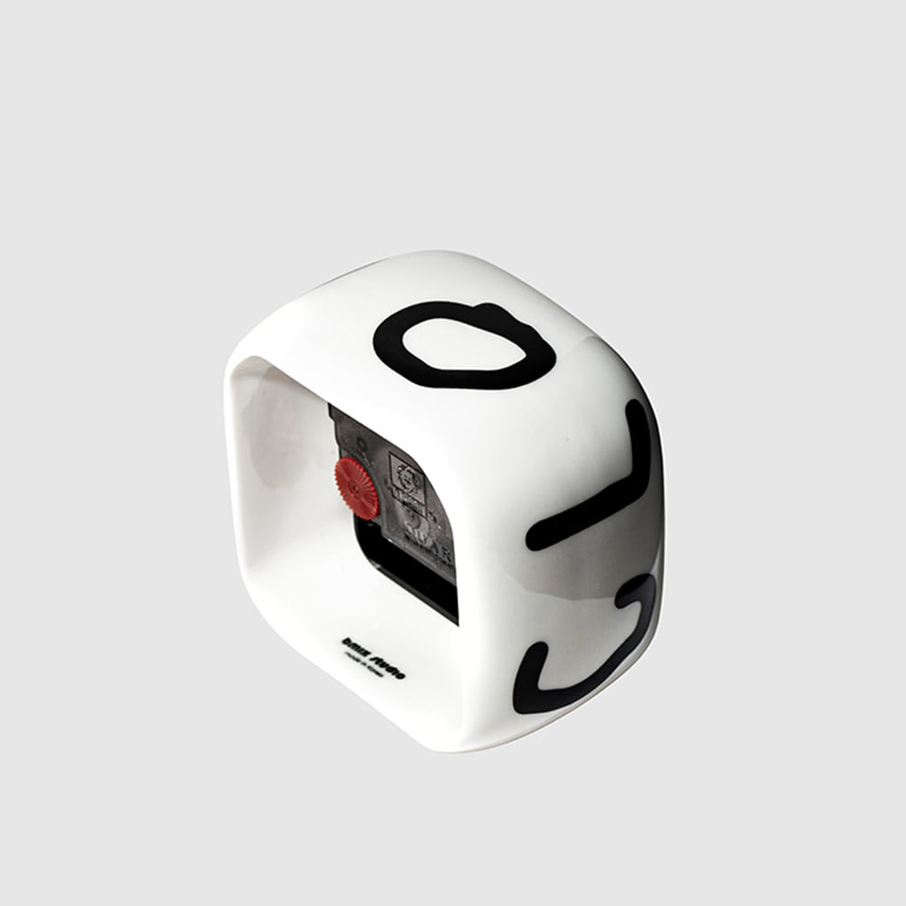 HOOK | INAP EDITION CERAMIC CUBE CLOCK 01