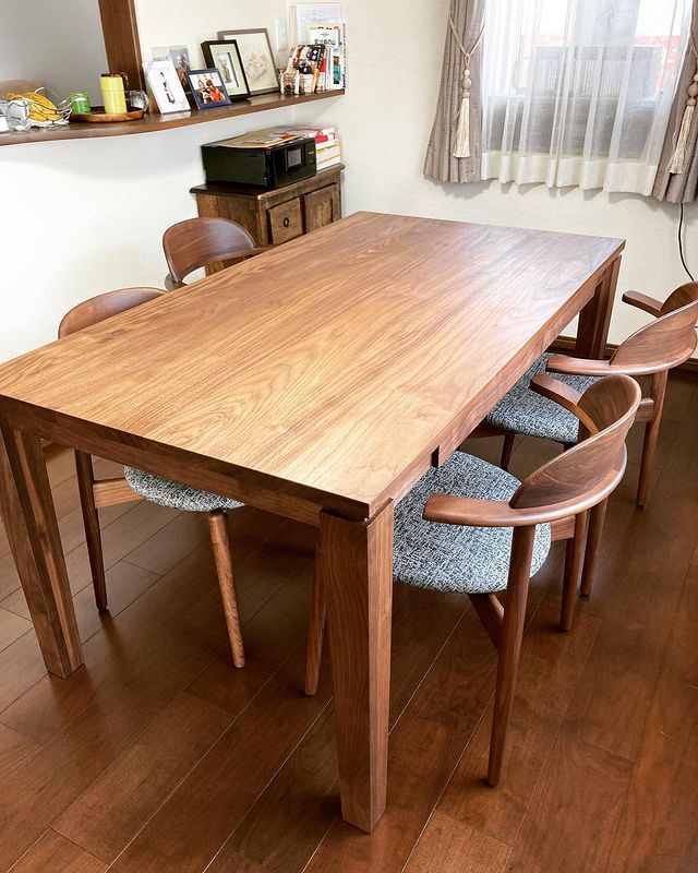 KRONE DINING TABLE (D95)