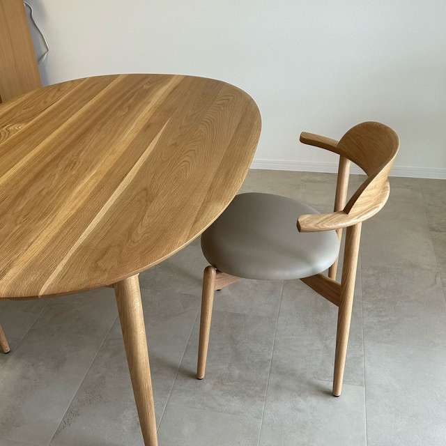 YU UC2-B DINING CHAIR