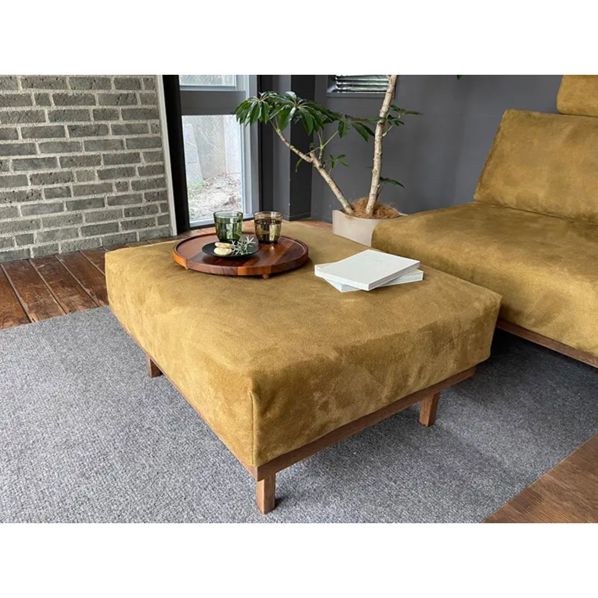 WHISKY OAK SOFA OTTOMAN