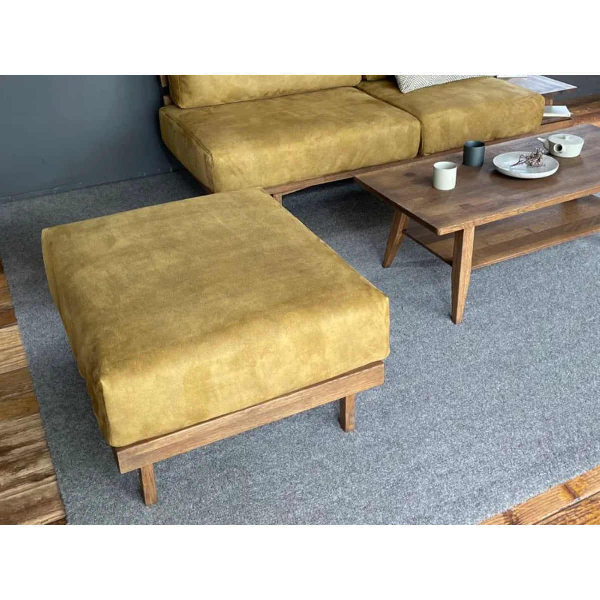 WHISKY OAK SOFA OTTOMAN