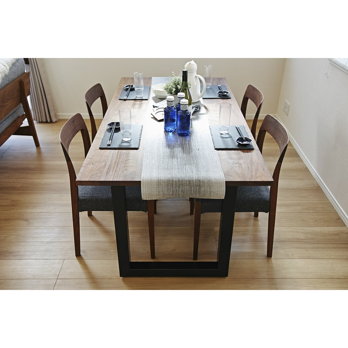 WILDWOOD DINING TABLE T26
