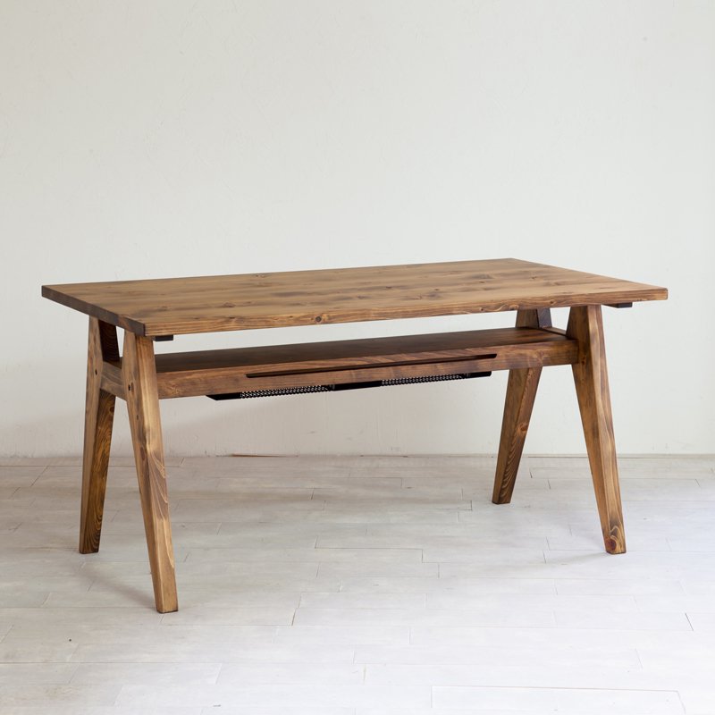 HARE DINING TABLE